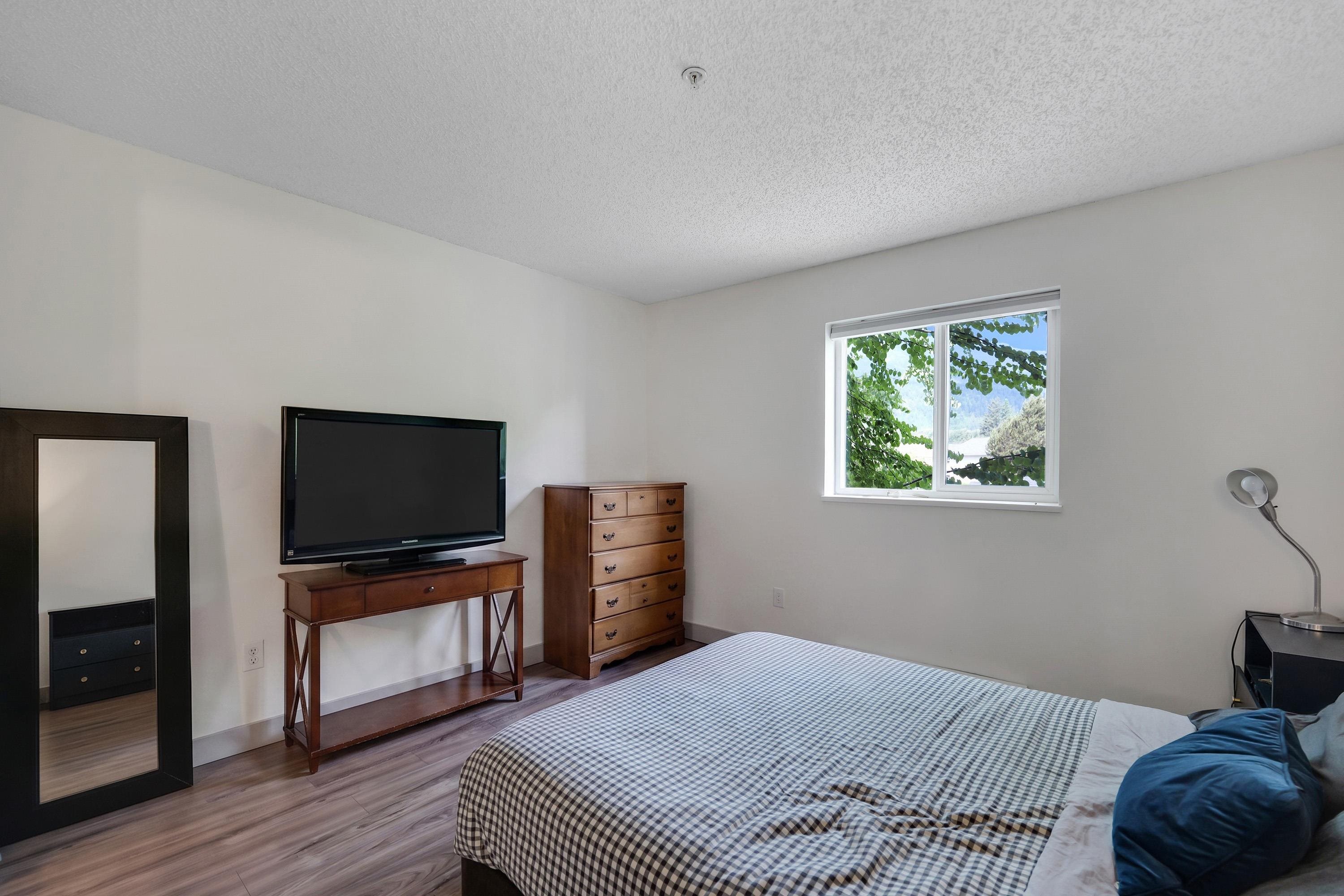 201B 40120 WILLOW CRESCENT Unit: 201B