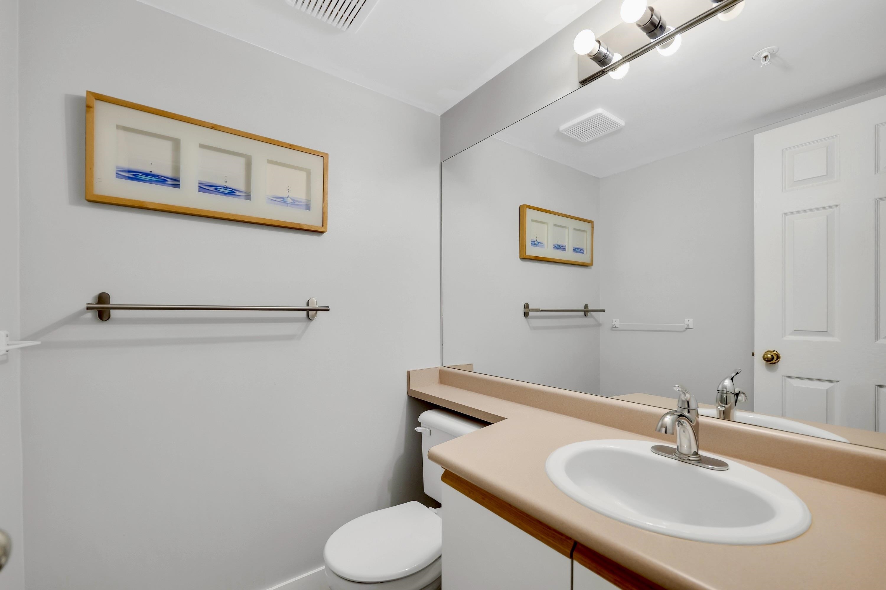 201B 40120 WILLOW CRESCENT Unit: 201B