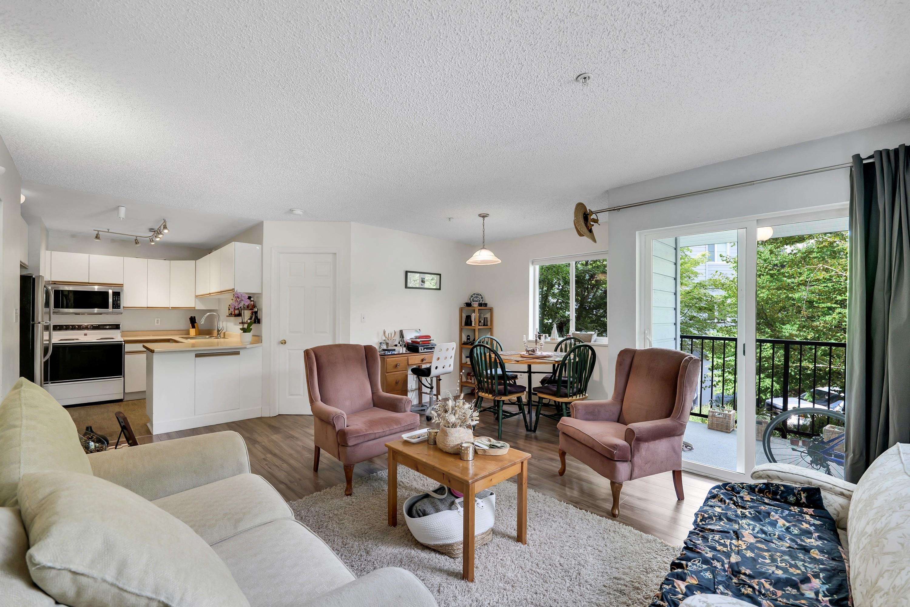 201B 40120 WILLOW CRESCENT Unit: 201B