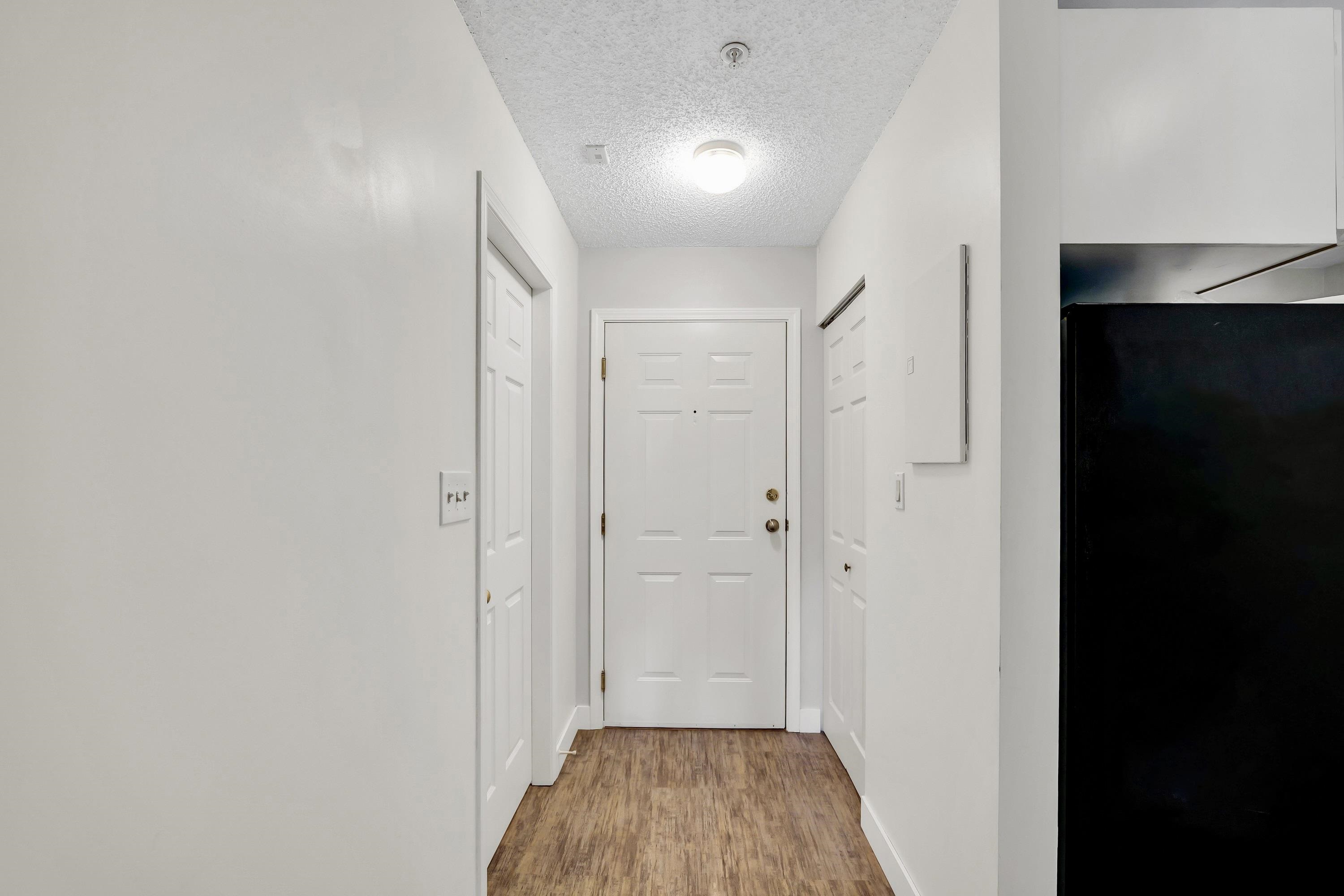 201B 40120 WILLOW CRESCENT Unit: 201B