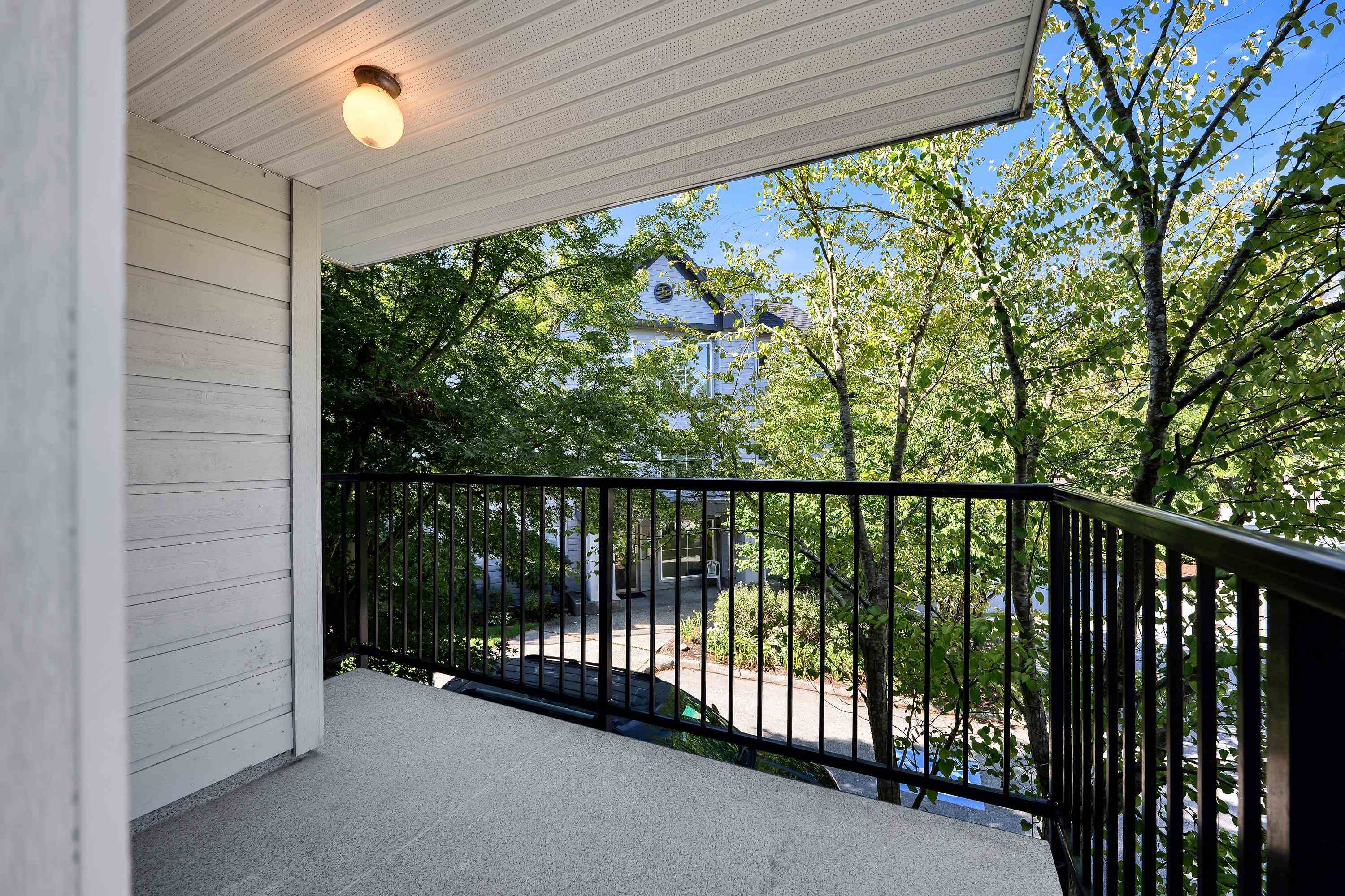 201B 40120 WILLOW CRESCENT Unit: 201B
