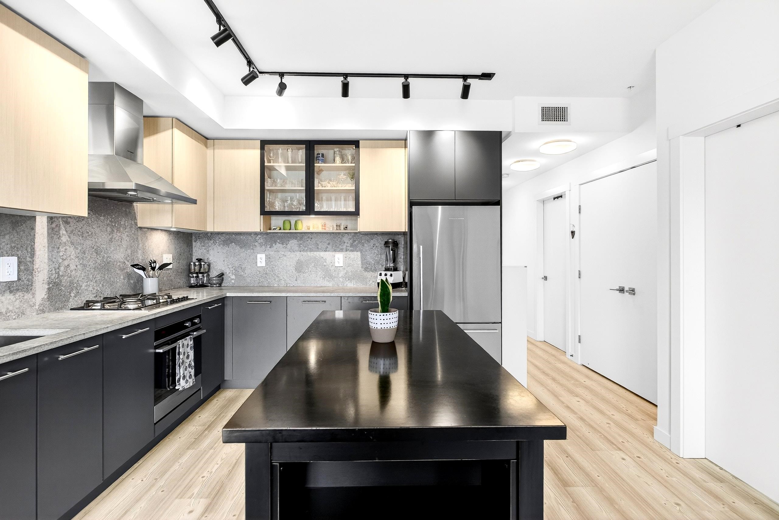 206 251 BOUNDARY BAY ROAD Unit: 206