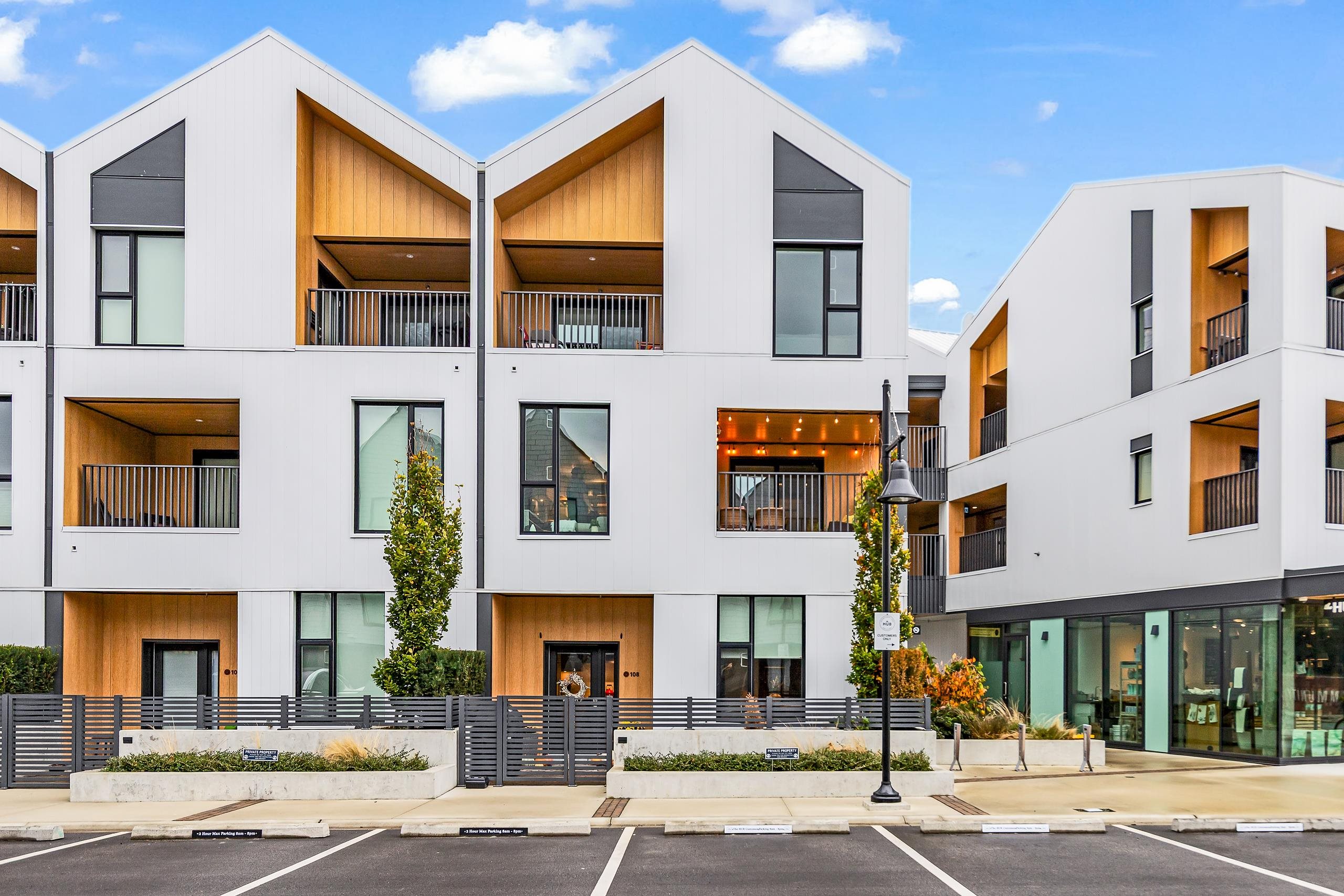 206 251 BOUNDARY BAY ROAD Unit: 206