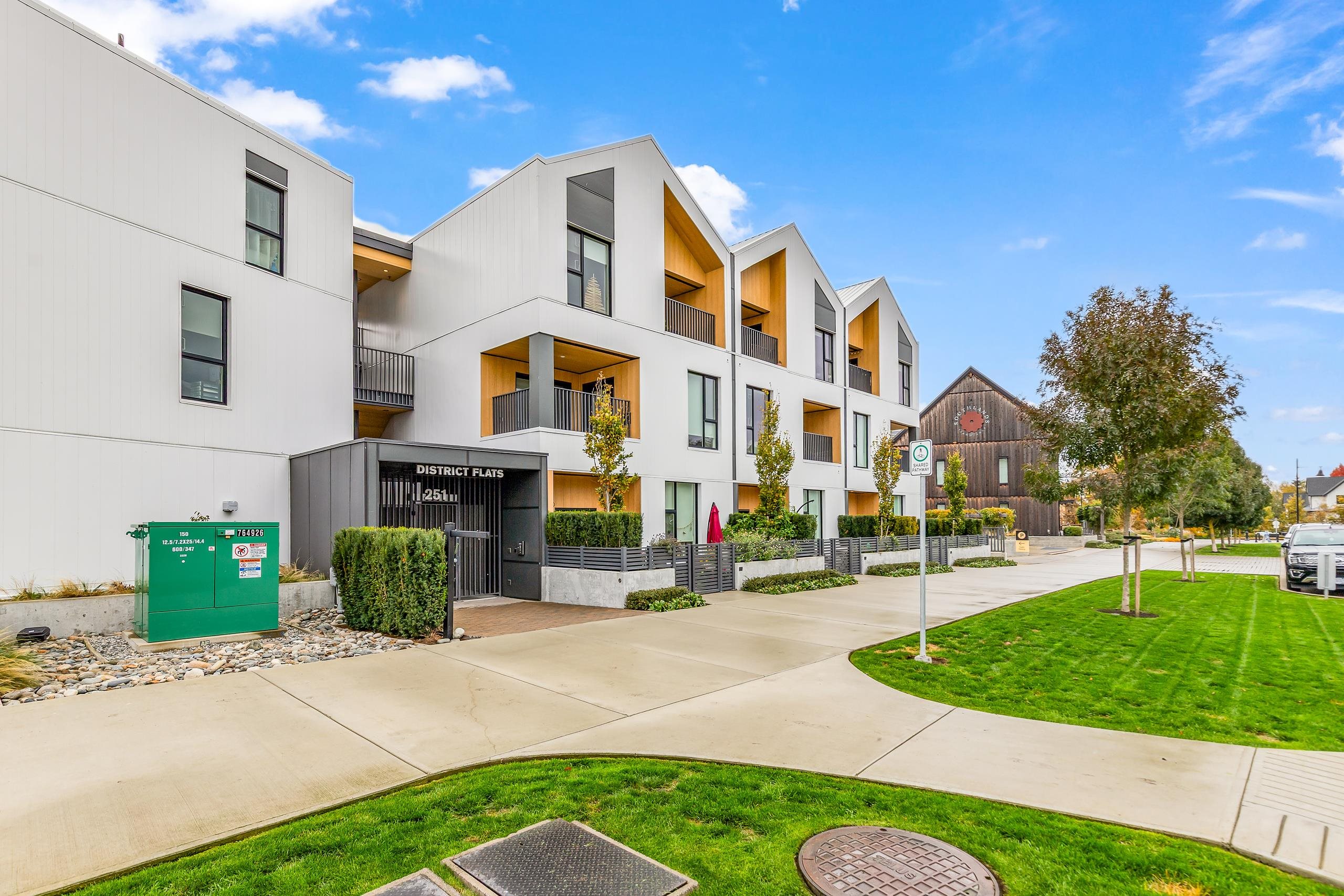206 251 BOUNDARY BAY ROAD Unit: 206