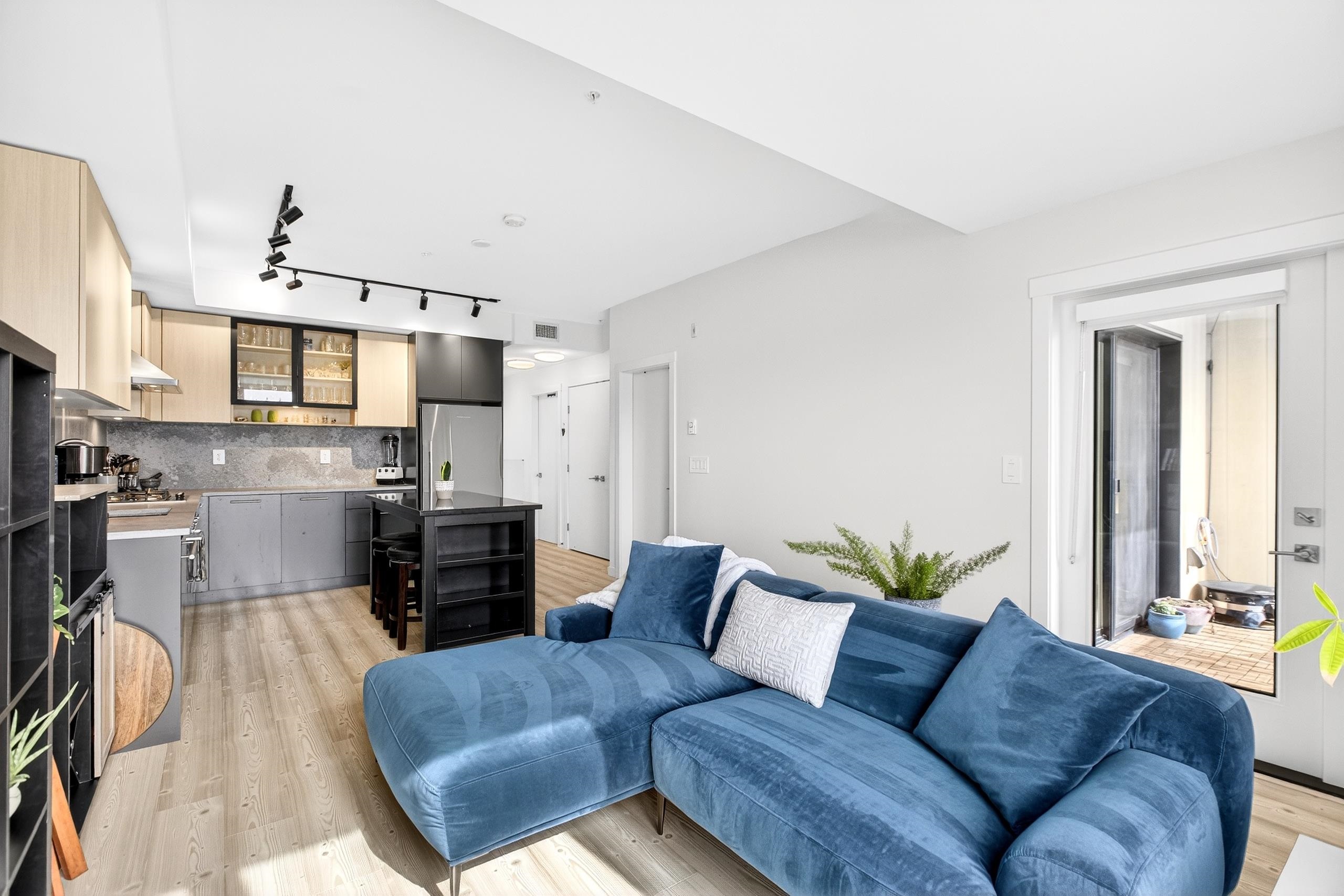 206 251 BOUNDARY BAY ROAD Unit: 206