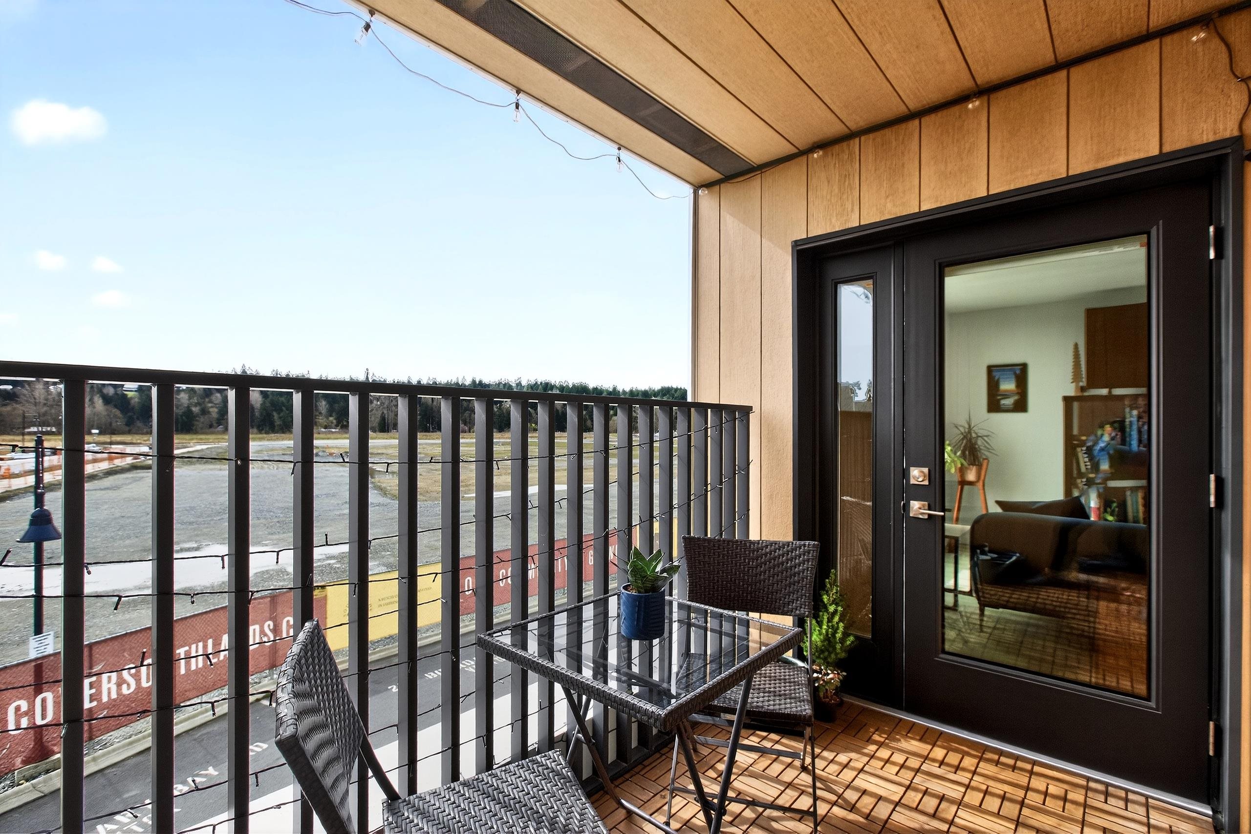 206 251 BOUNDARY BAY ROAD Unit: 206