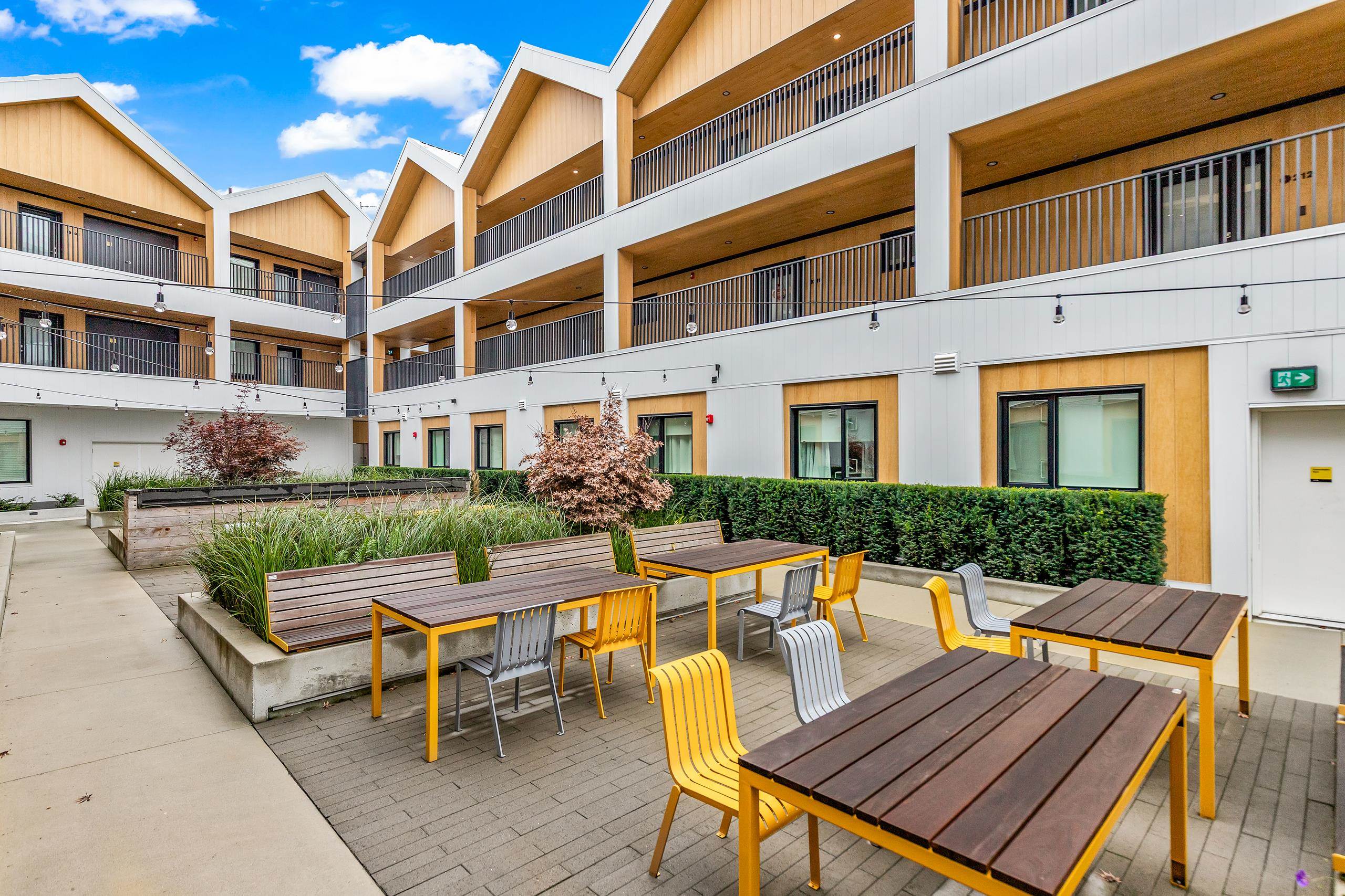 206 251 BOUNDARY BAY ROAD Unit: 206