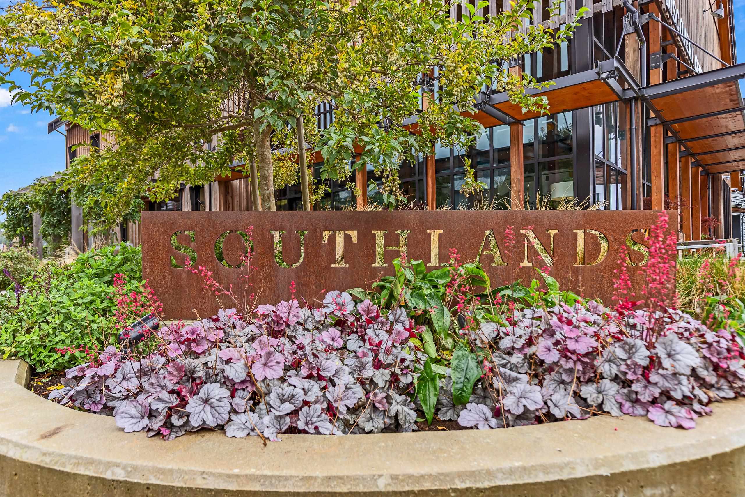 206 251 BOUNDARY BAY ROAD Unit: 206