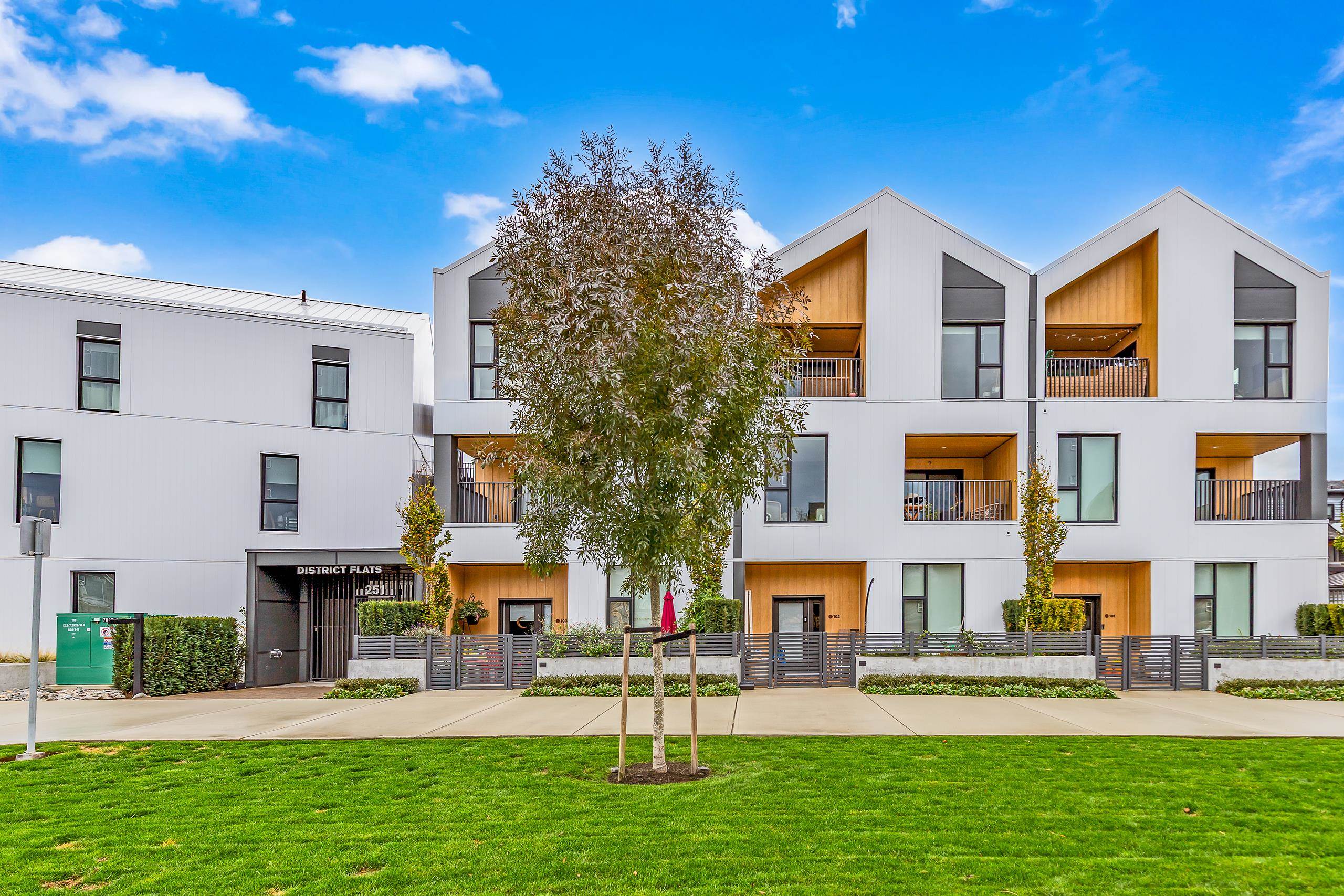 206 251 BOUNDARY BAY ROAD Unit: 206