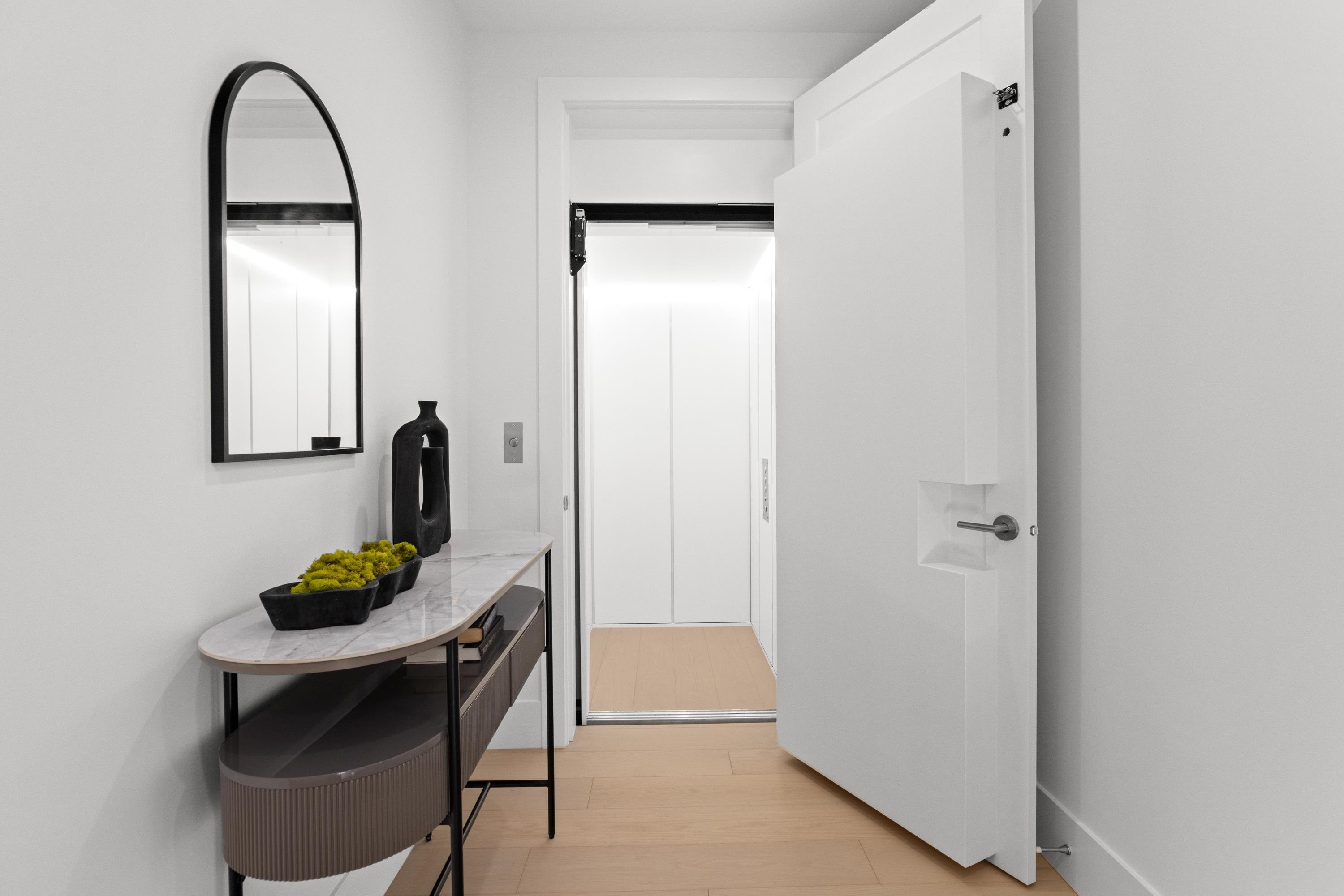 2 5061 BLENHEIM STREET Unit: 2