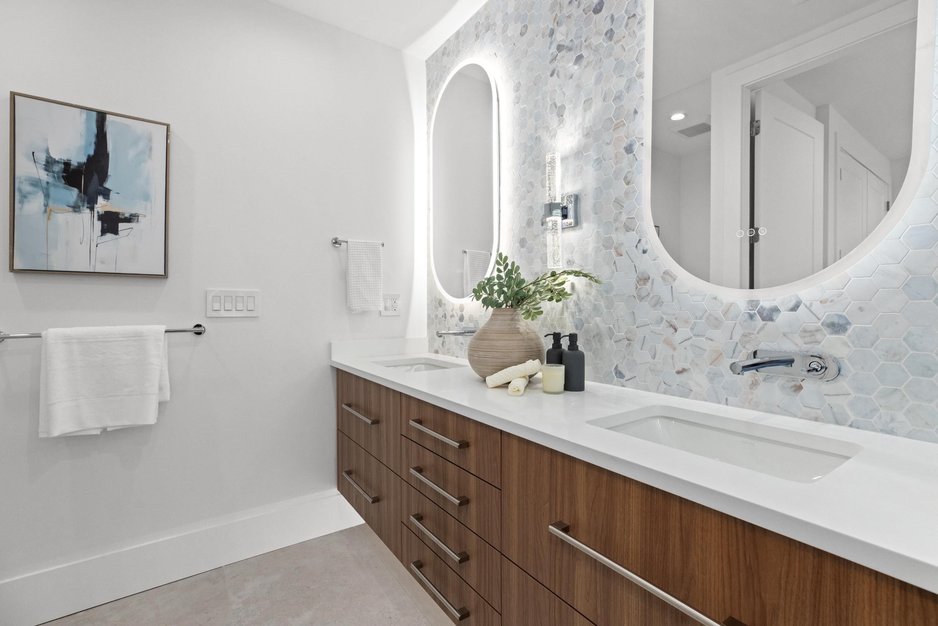 2 5061 BLENHEIM STREET Unit: 2