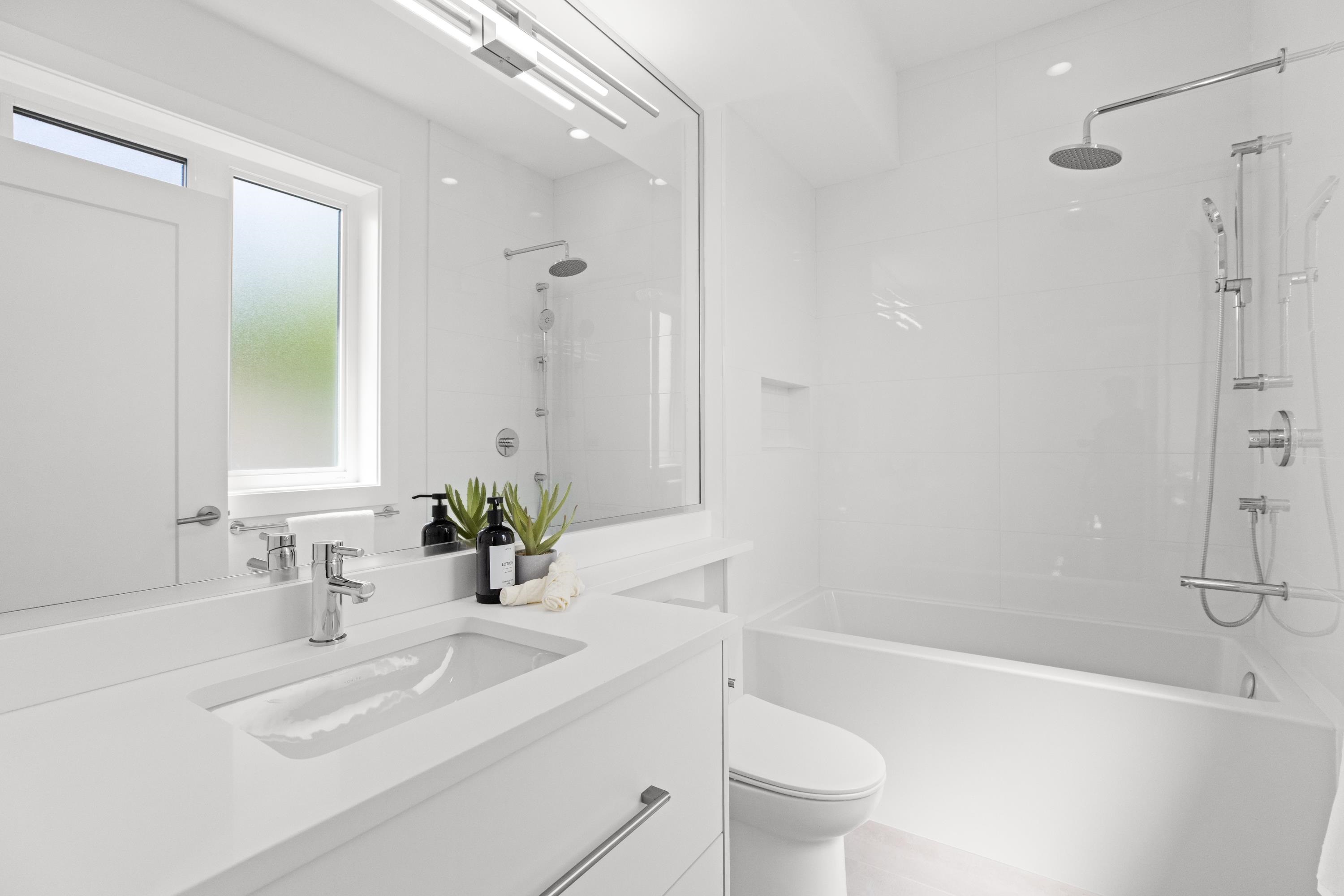 2 5061 BLENHEIM STREET Unit: 2