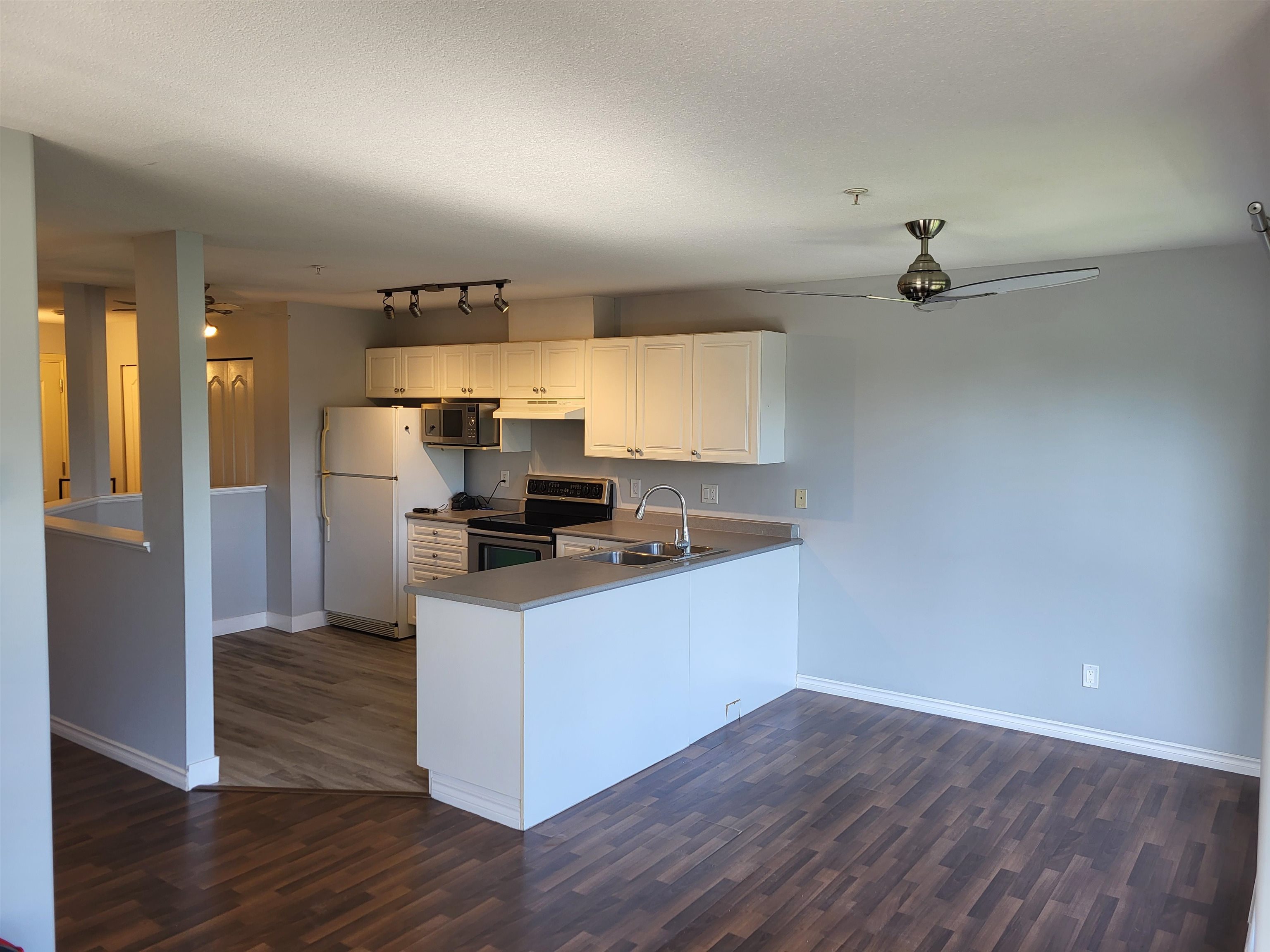 505 22230 NORTH AVENUE Unit: 505