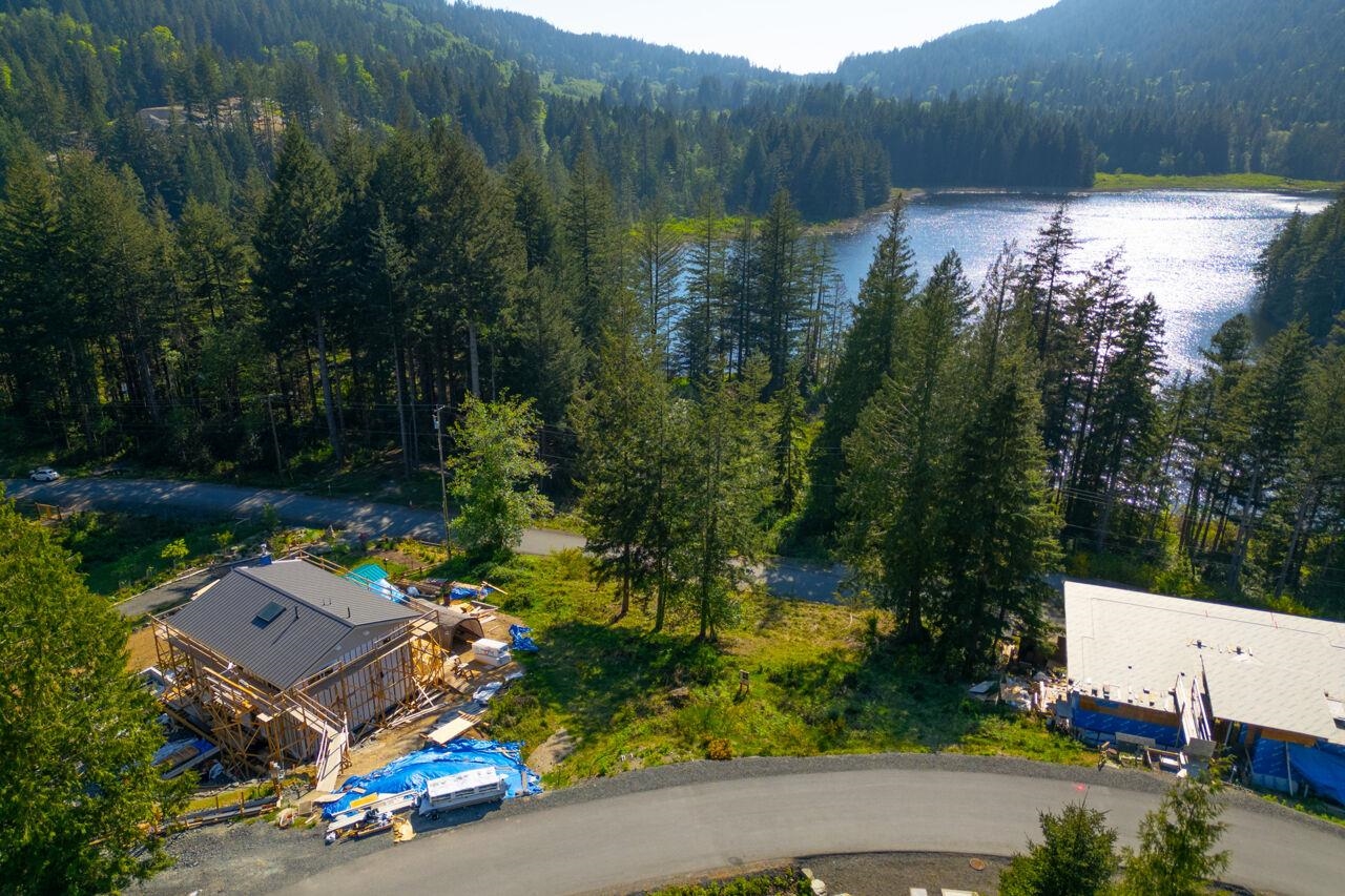 857 FORSTER LANE