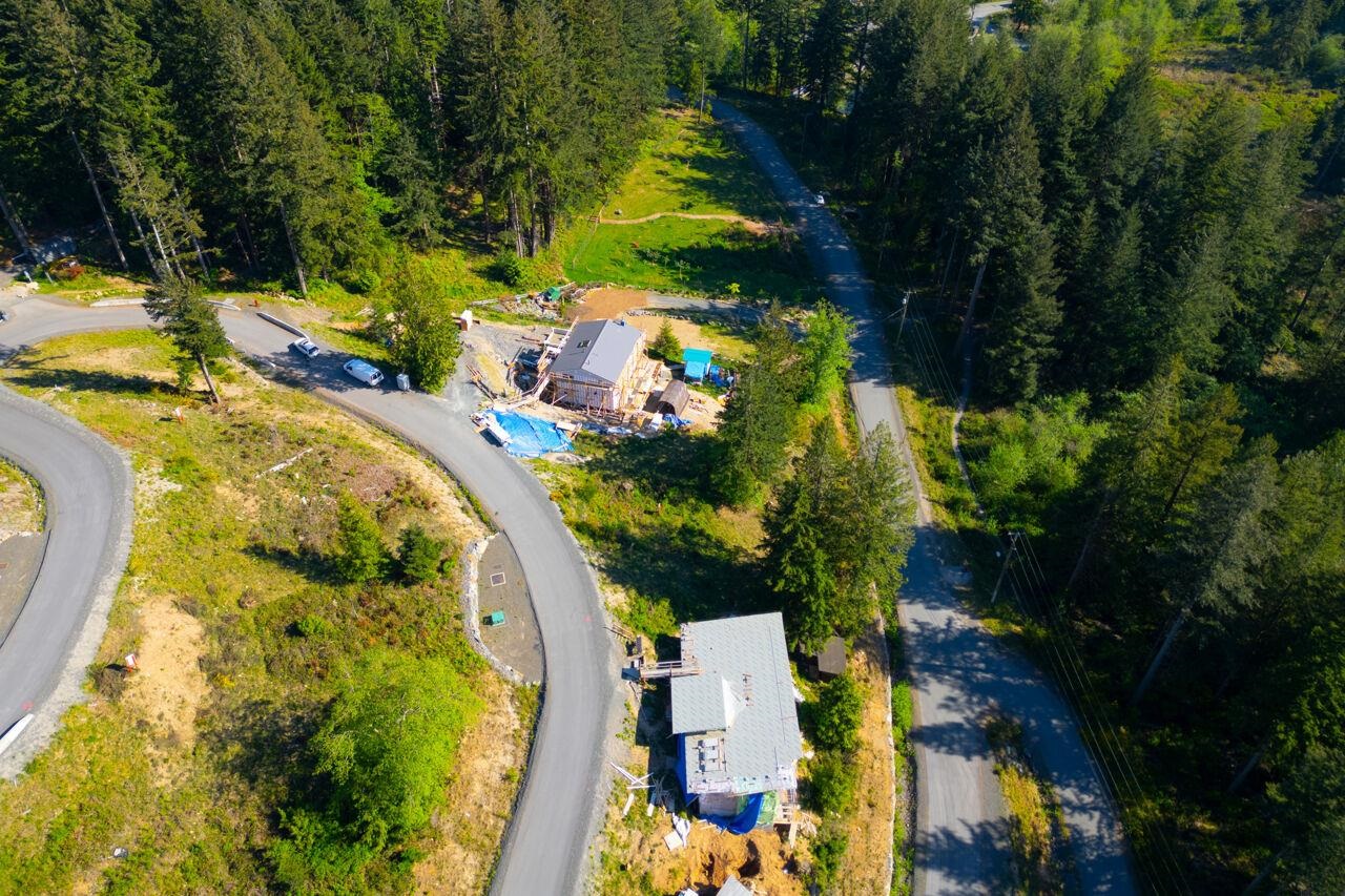 857 FORSTER LANE