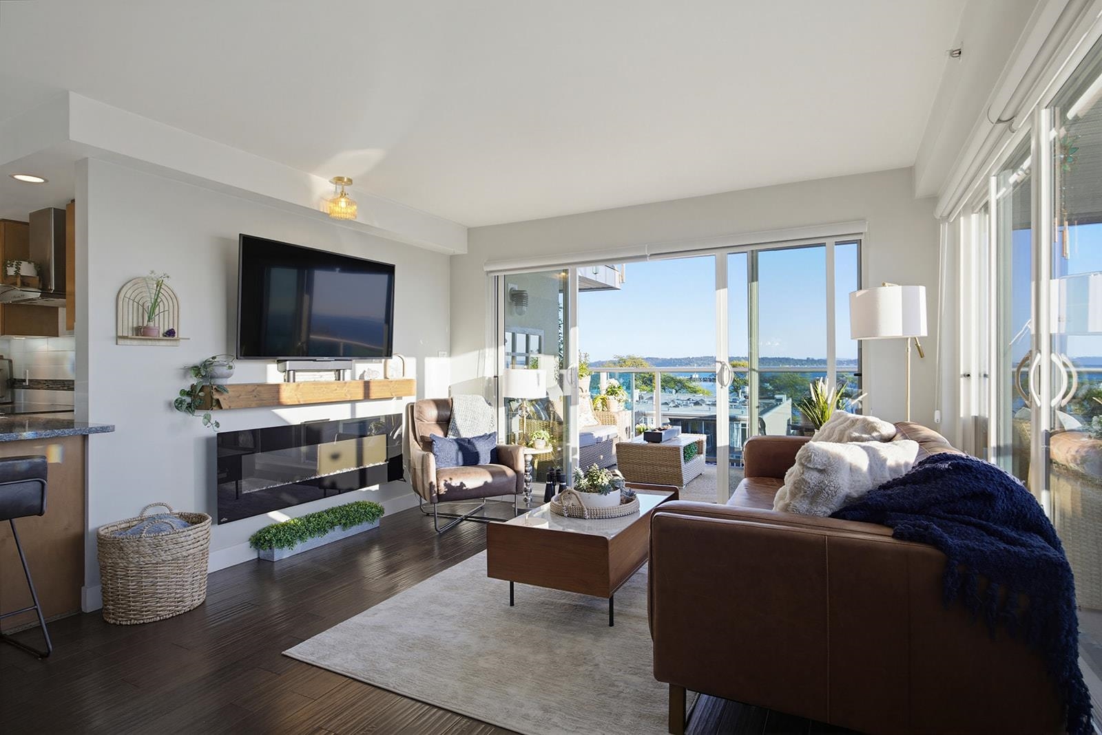 502 14955 VICTORIA AVENUE Unit: 502