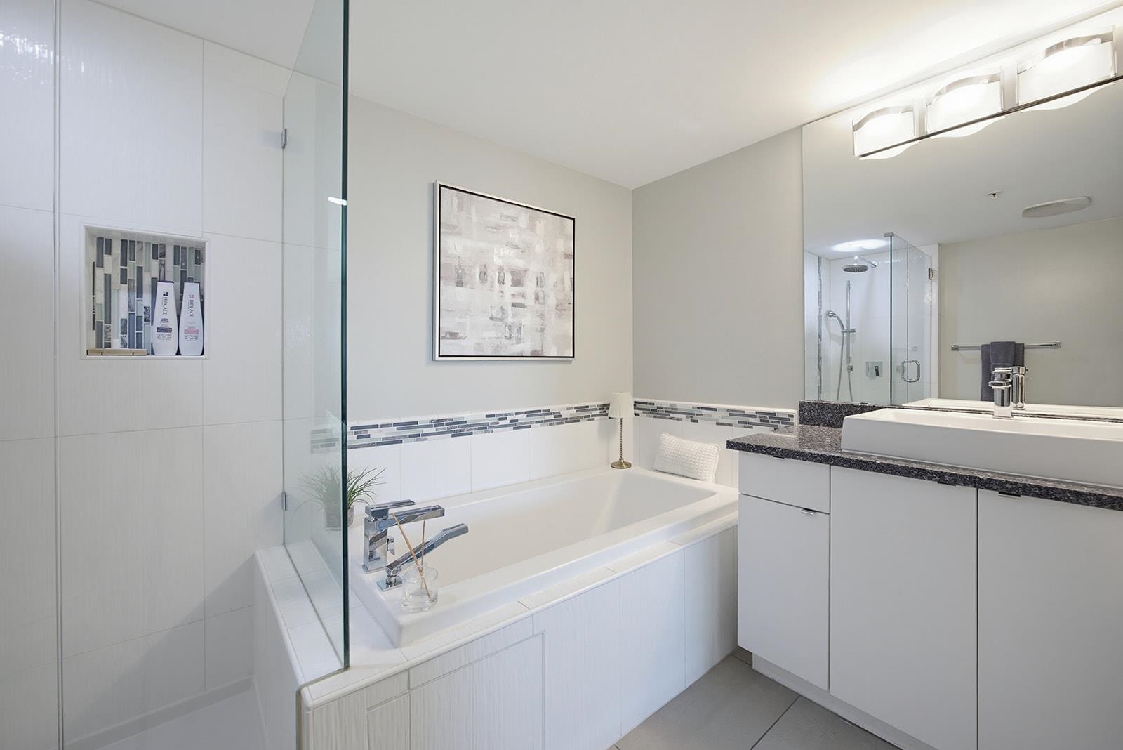 502 14955 VICTORIA AVENUE Unit: 502