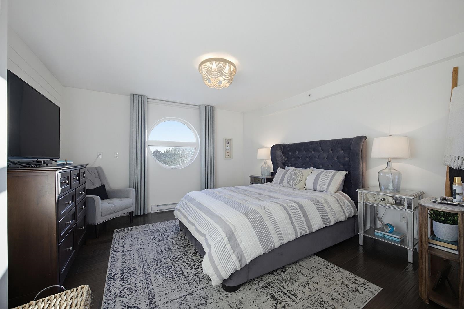 502 14955 VICTORIA AVENUE Unit: 502