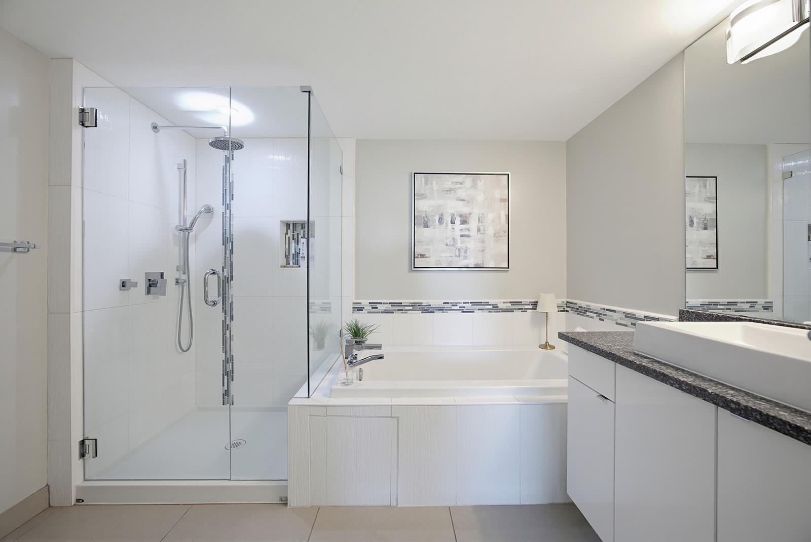 502 14955 VICTORIA AVENUE Unit: 502