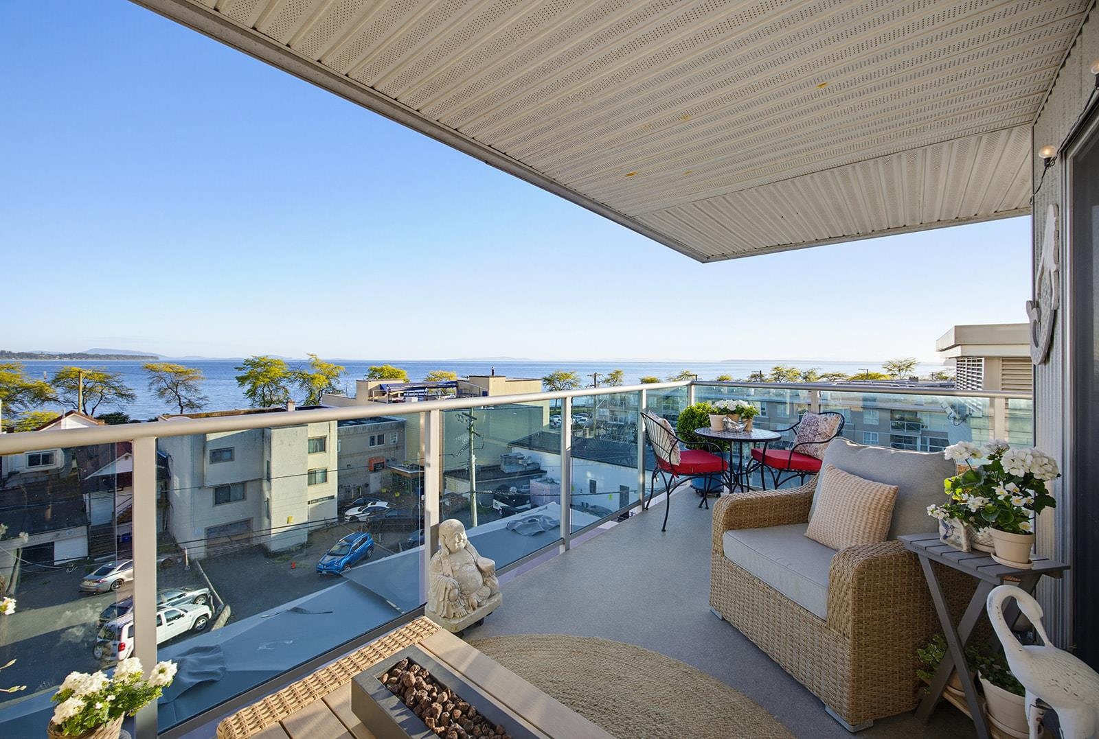 502 14955 VICTORIA AVENUE Unit: 502