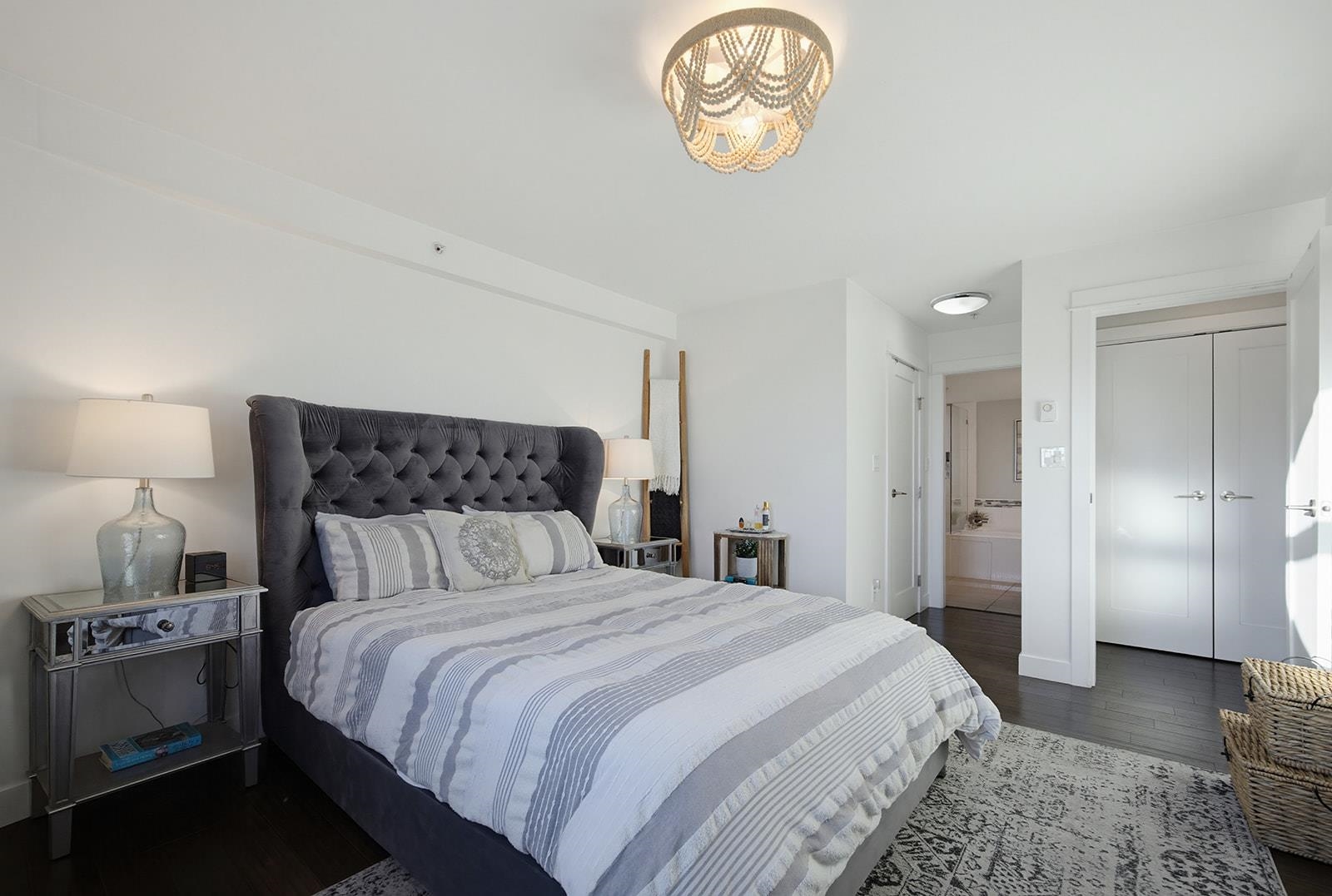 502 14955 VICTORIA AVENUE Unit: 502