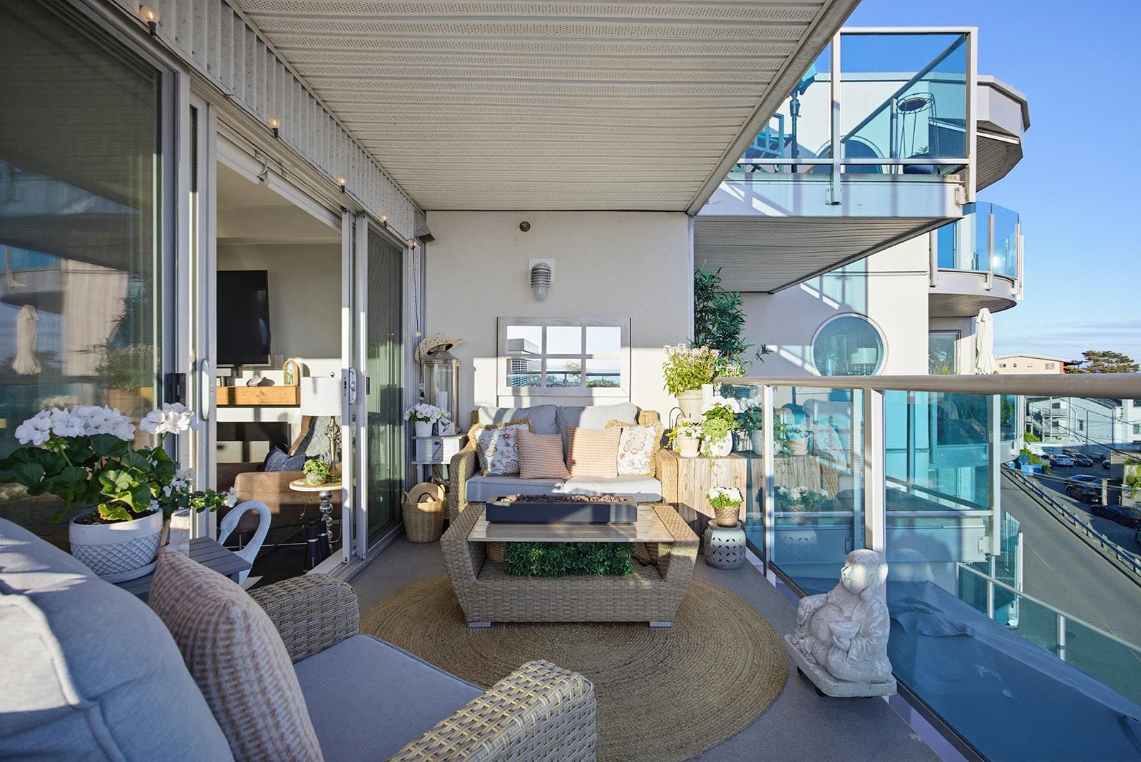 502 14955 VICTORIA AVENUE Unit: 502