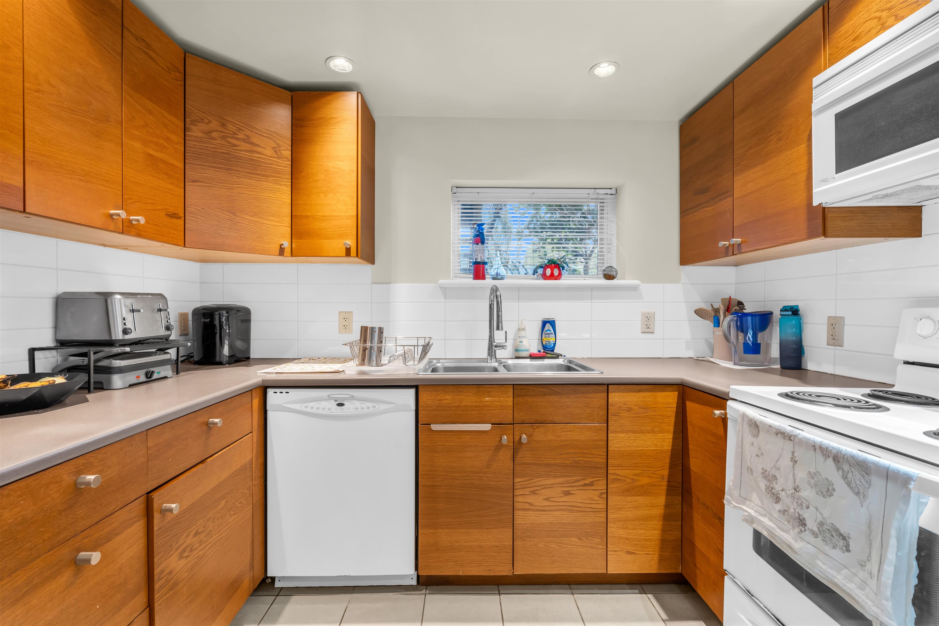 1549 W 33RD AVENUE