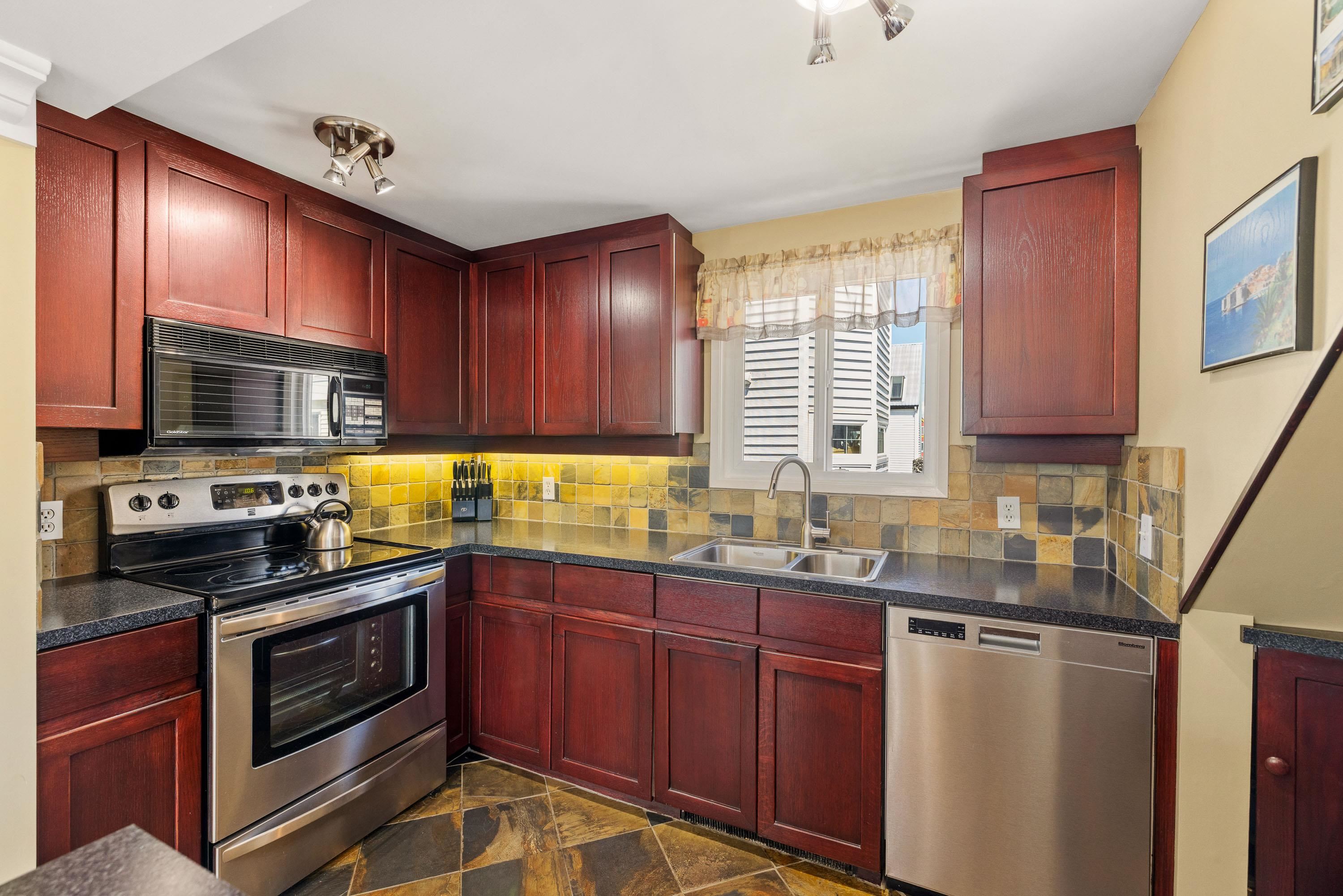 36 3459 W RIVER ROAD Unit: 36