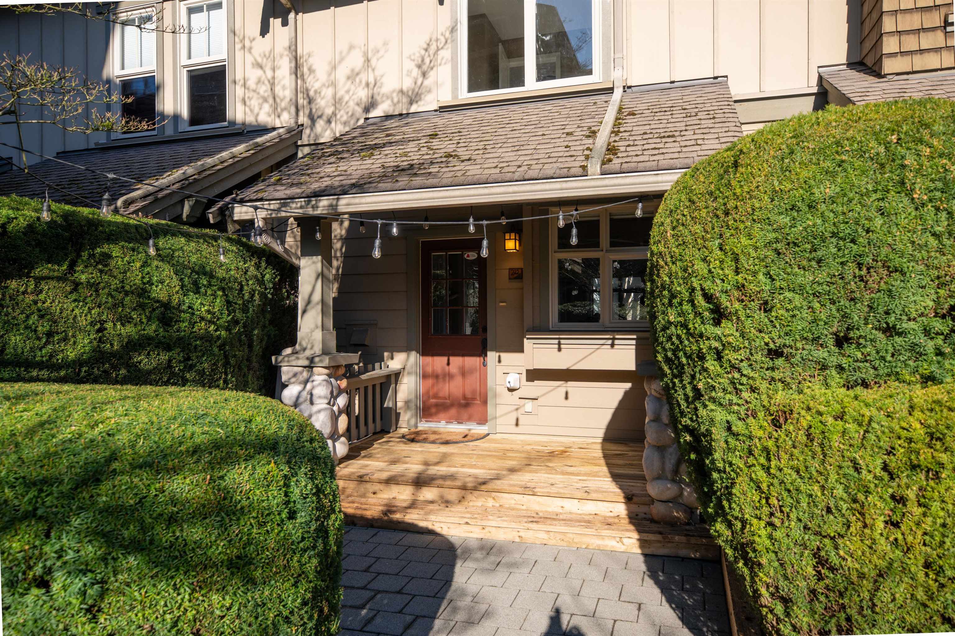 225 18 JACK MAHONY PLACE Unit: 225