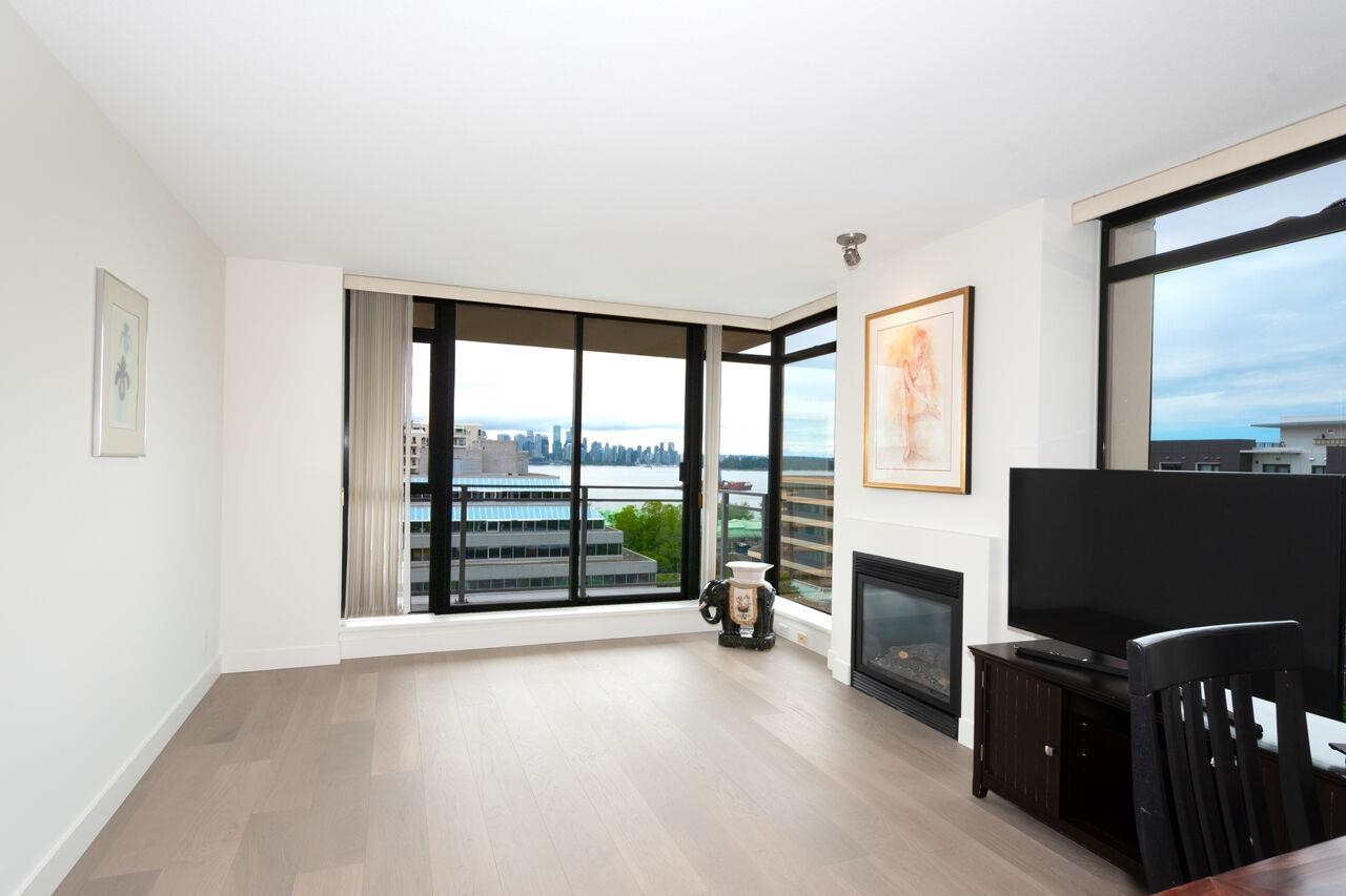 712 175 W 1ST STREET Unit: 712