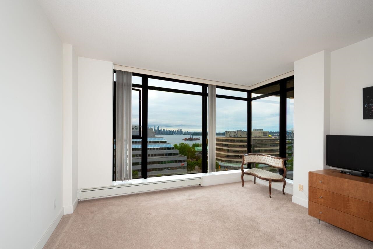 712 175 W 1ST STREET Unit: 712