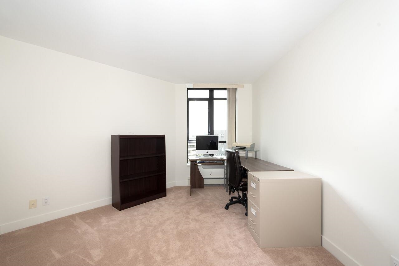 712 175 W 1ST STREET Unit: 712