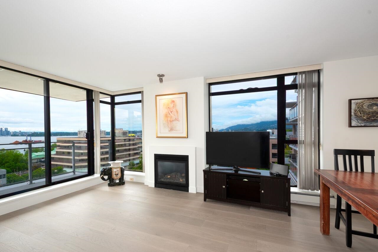 712 175 W 1ST STREET Unit: 712