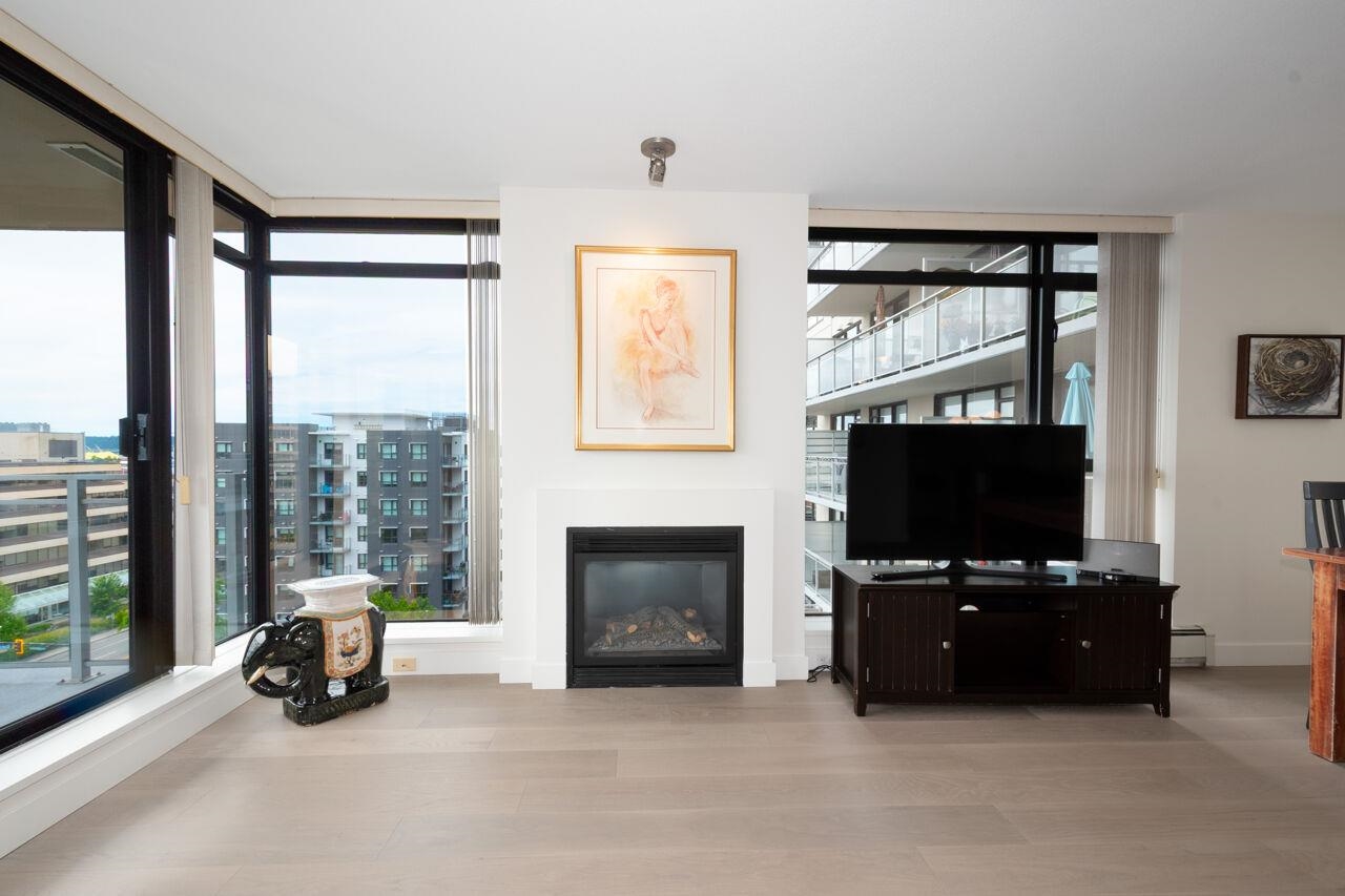 712 175 W 1ST STREET Unit: 712