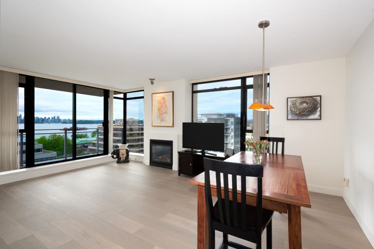 712 175 W 1ST STREET Unit: 712