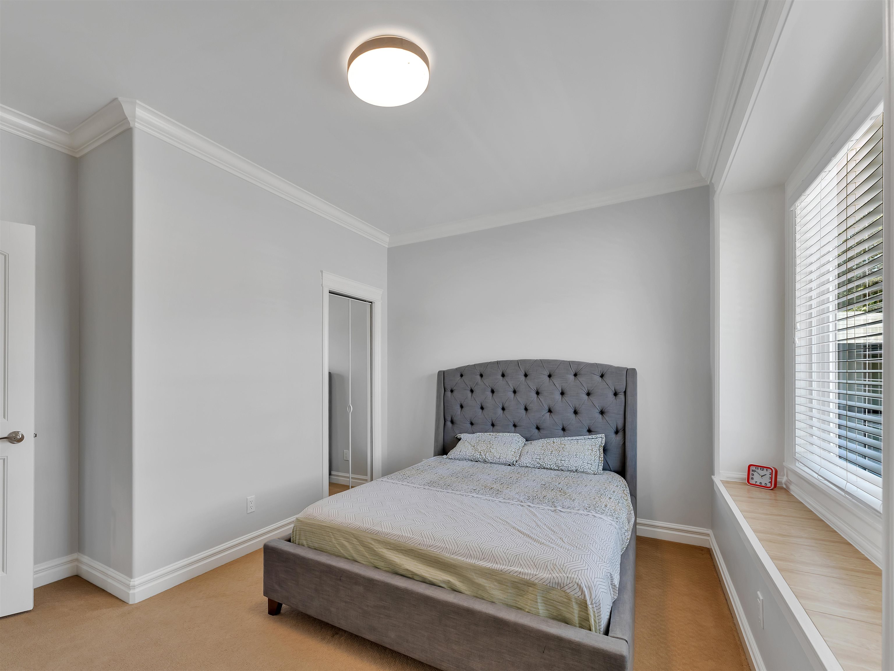 1809 MAMQUAM ROAD