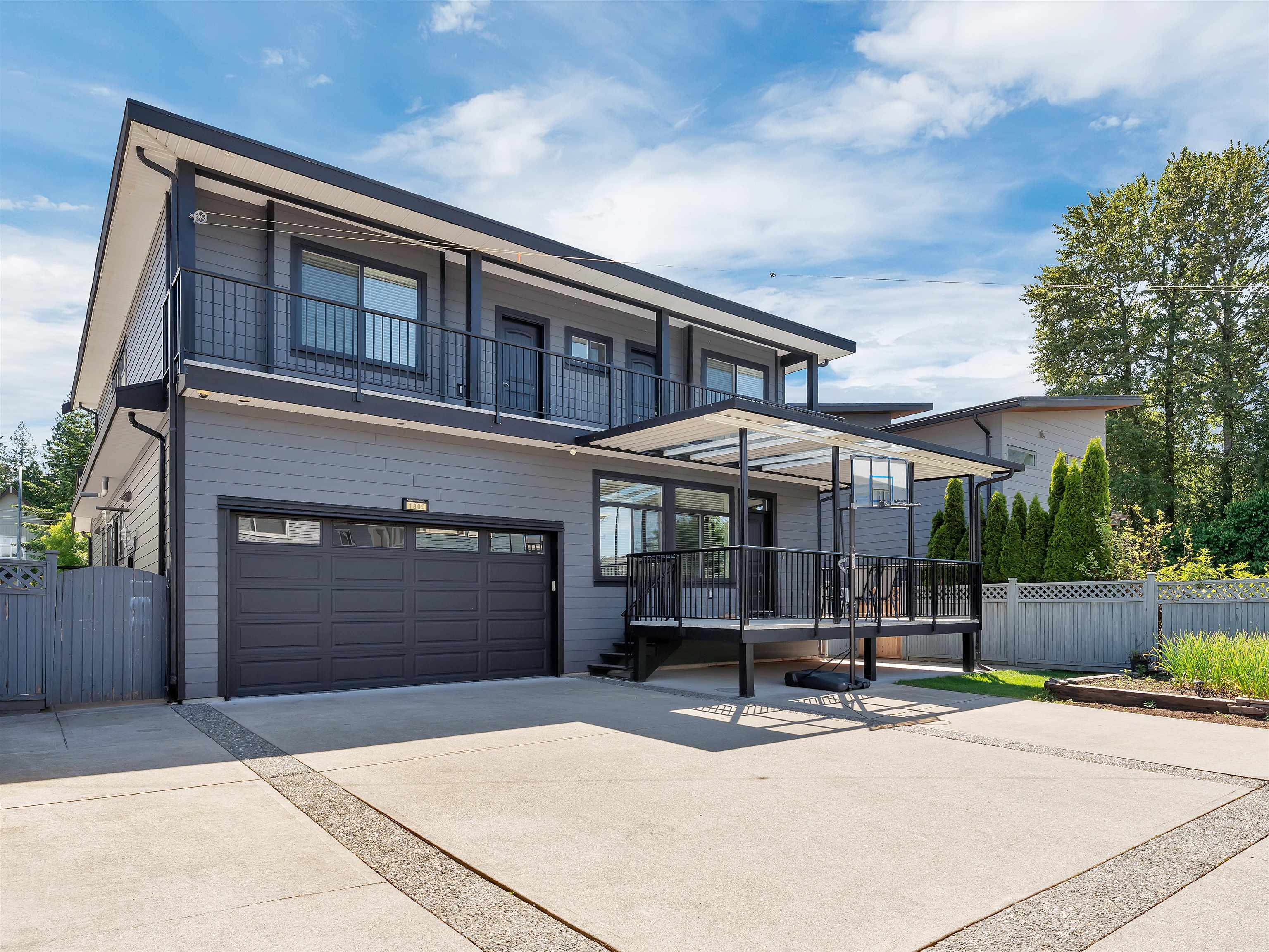 1809 MAMQUAM ROAD