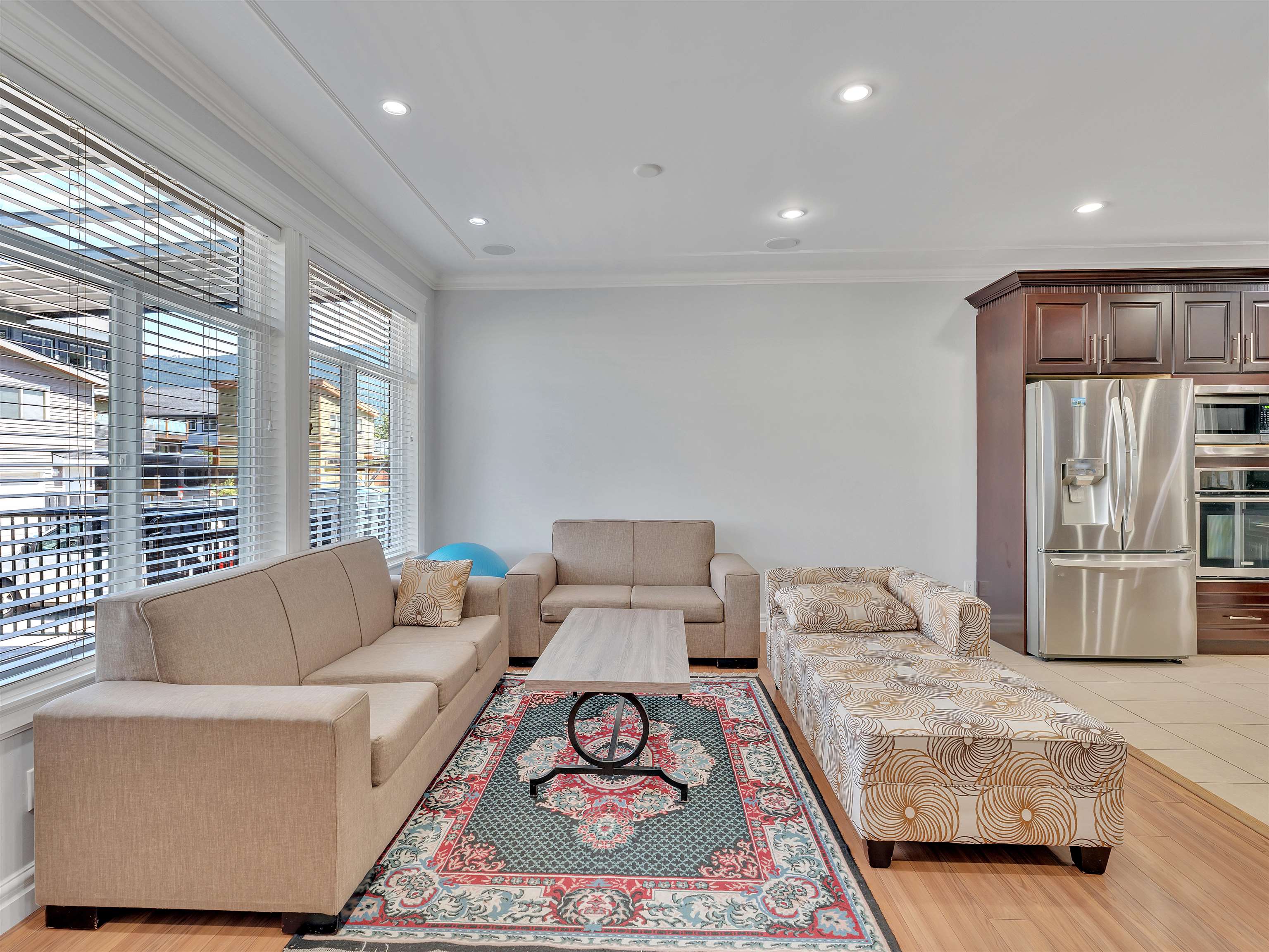 1809 MAMQUAM ROAD