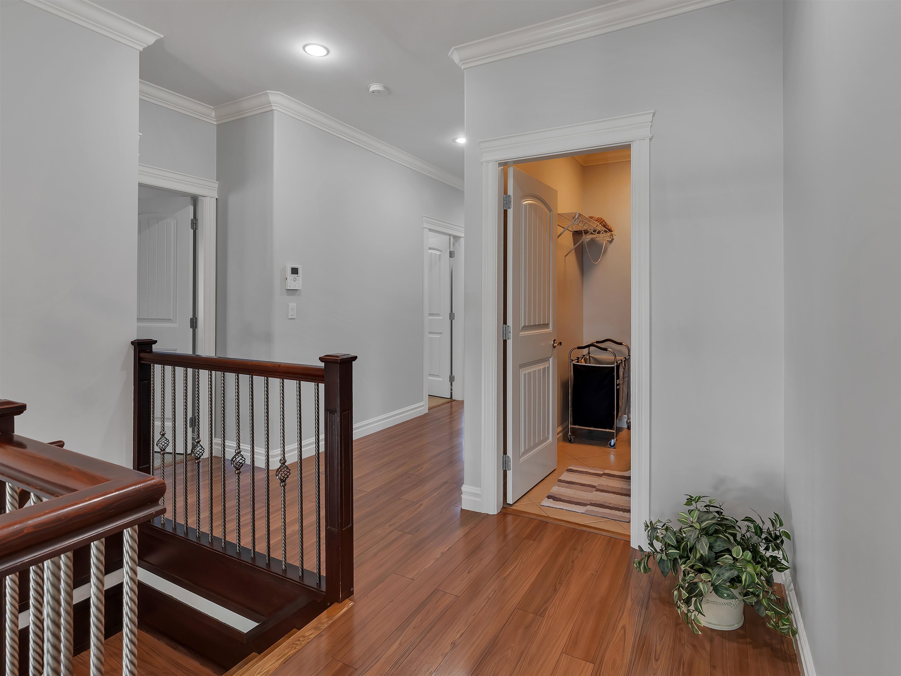 1809 MAMQUAM ROAD