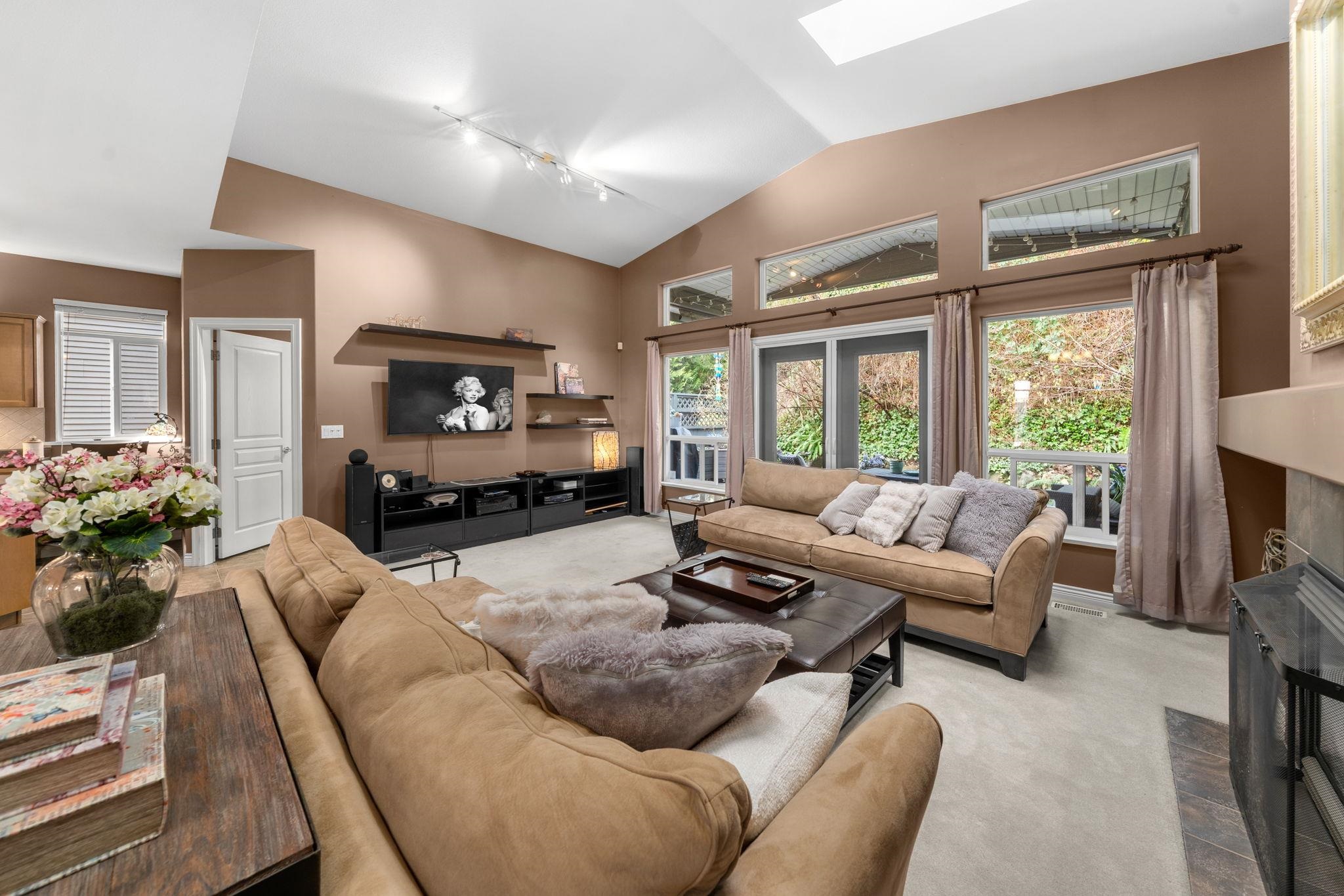 6 11442 BEST STREET