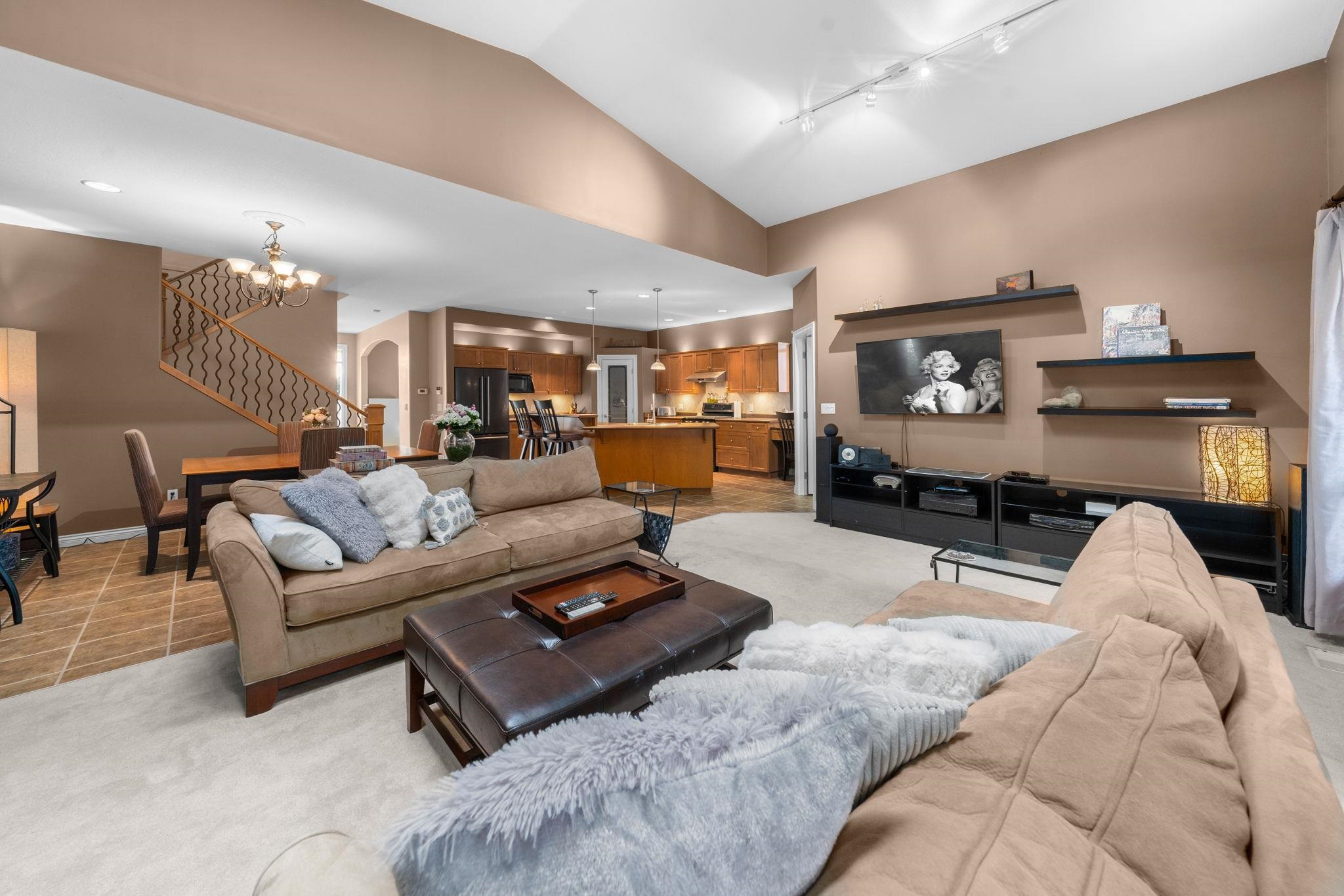 6 11442 BEST STREET