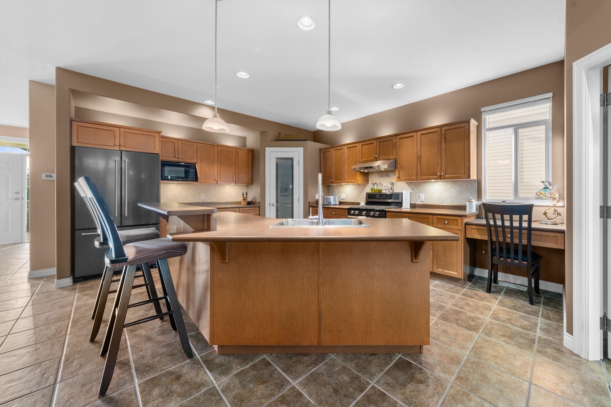 6 11442 BEST STREET