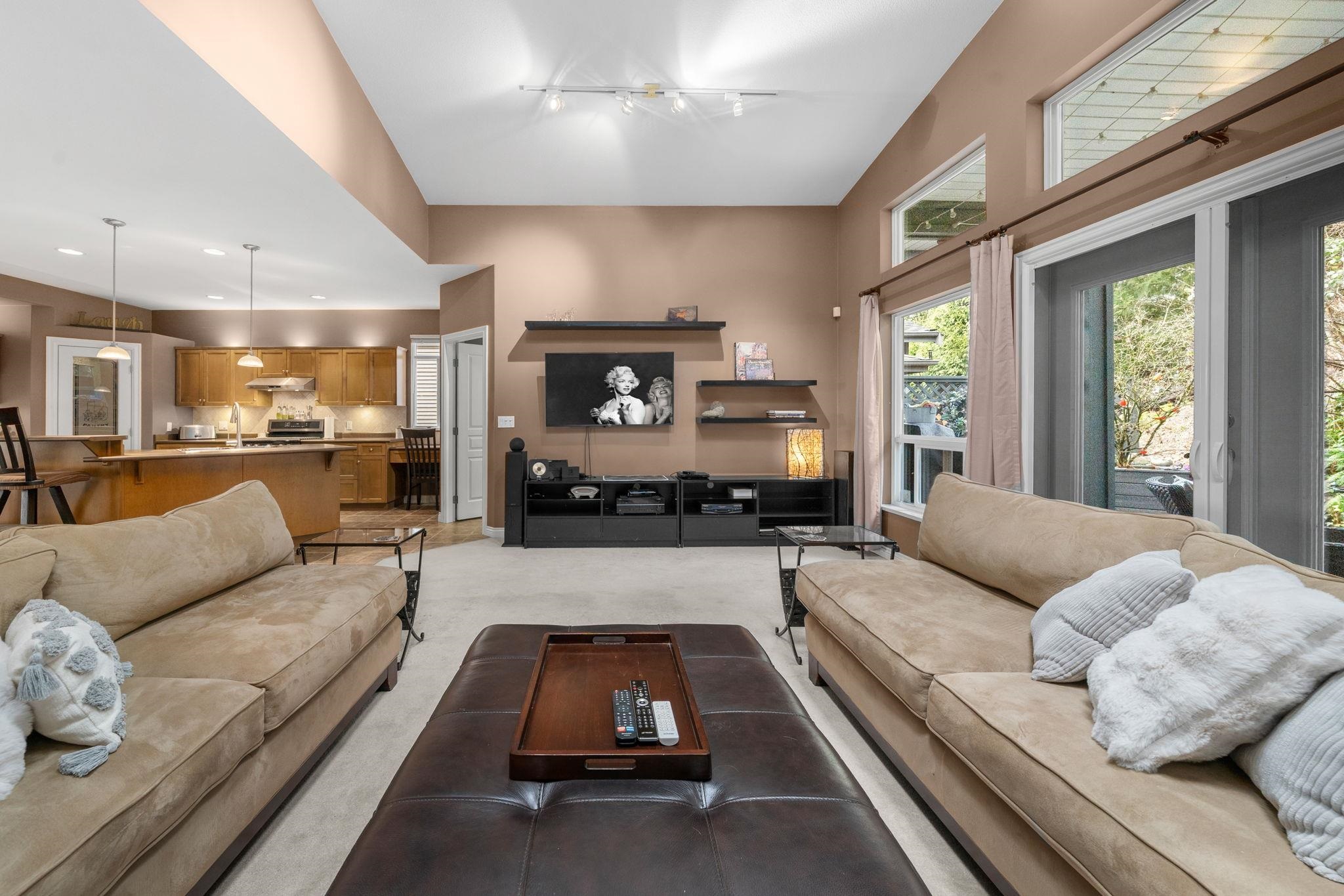 6 11442 BEST STREET