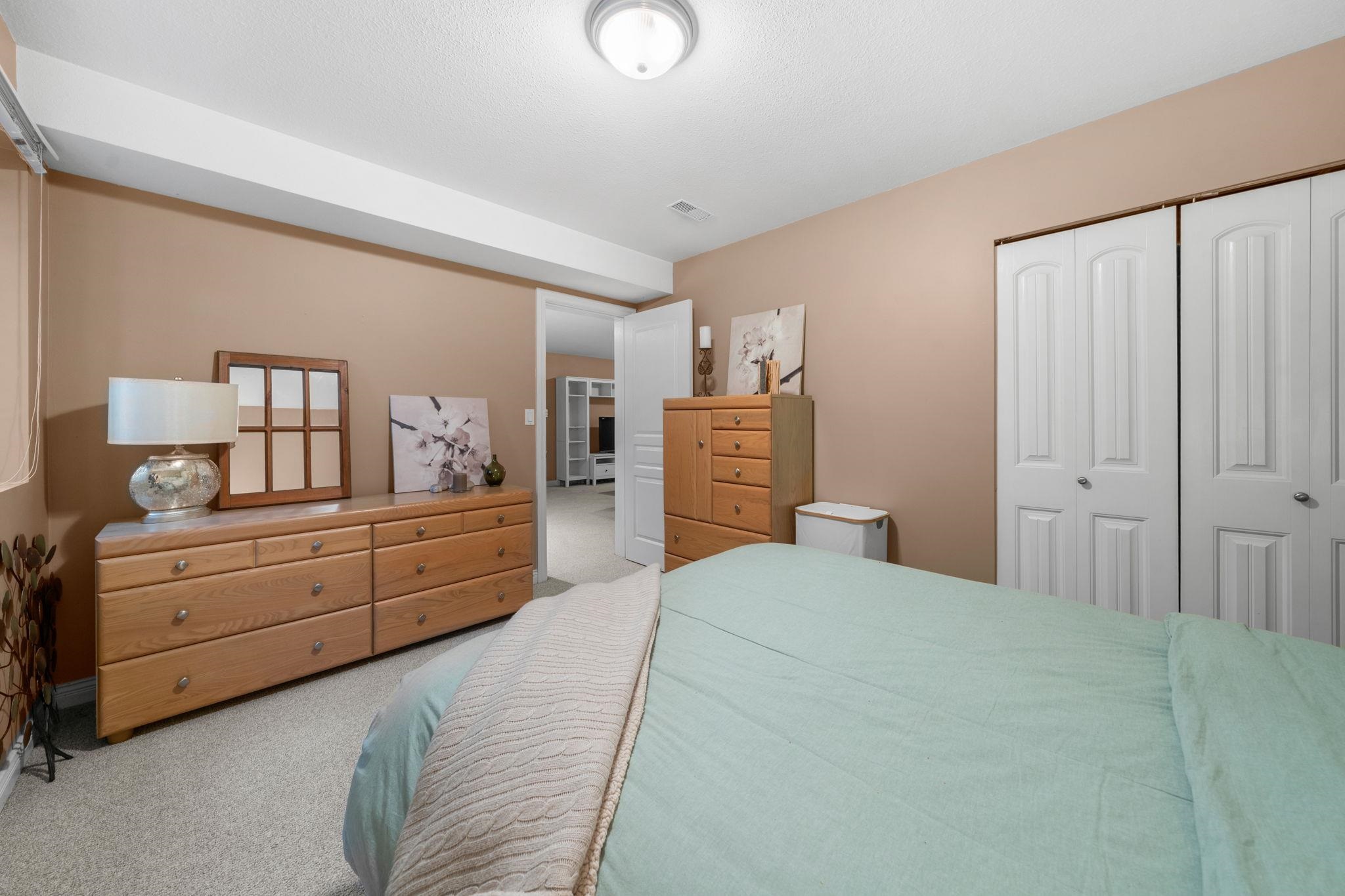 6 11442 BEST STREET
