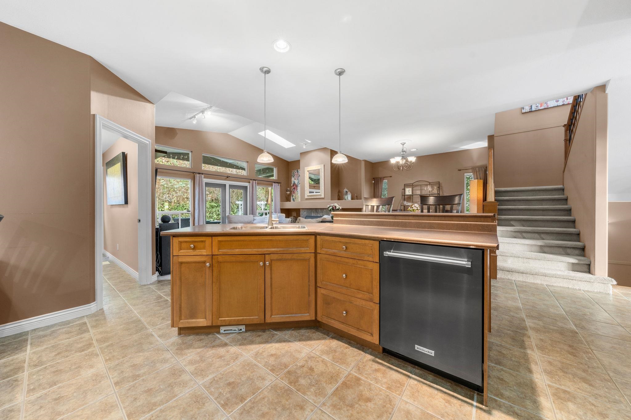 6 11442 BEST STREET