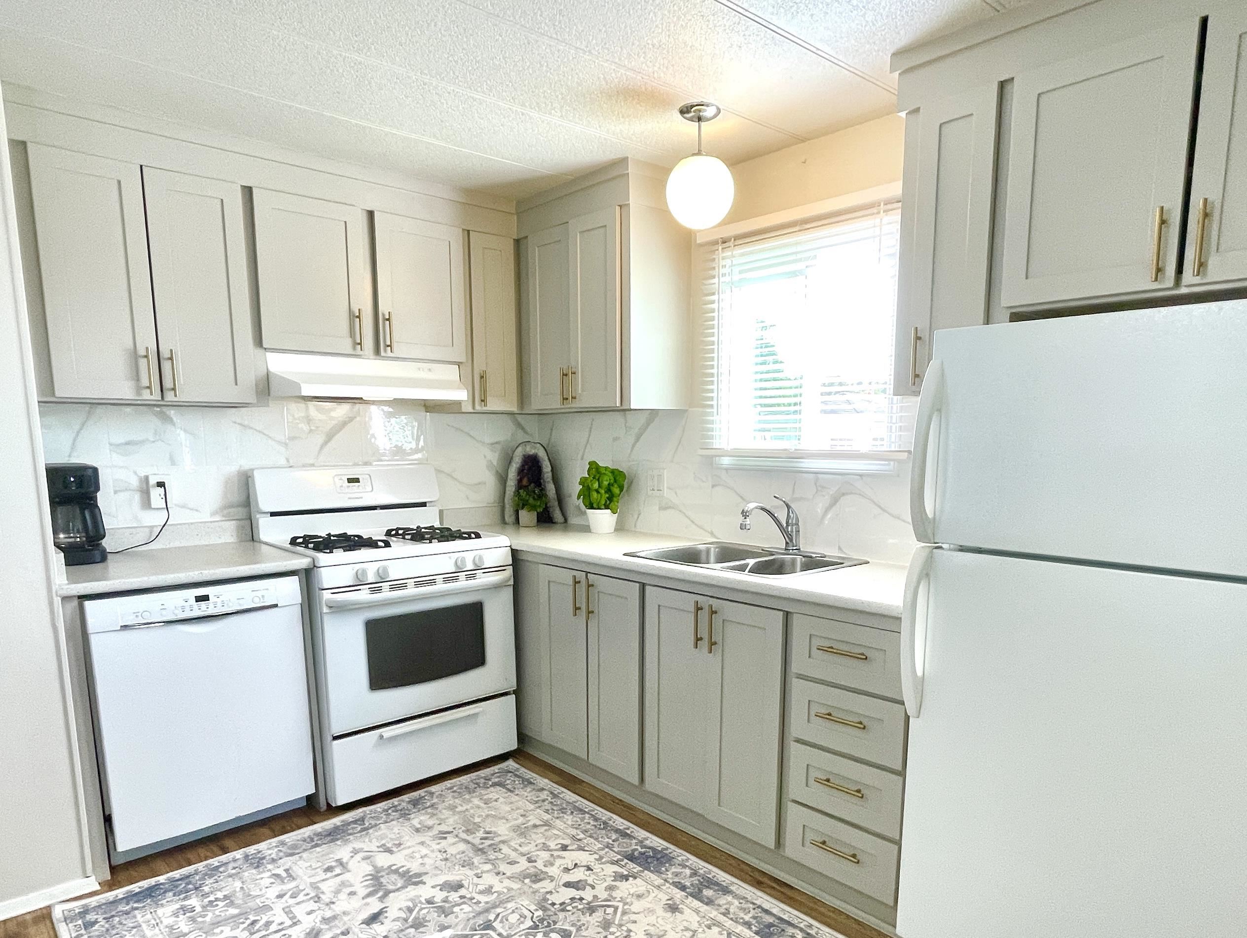 85 1840 160 STREET