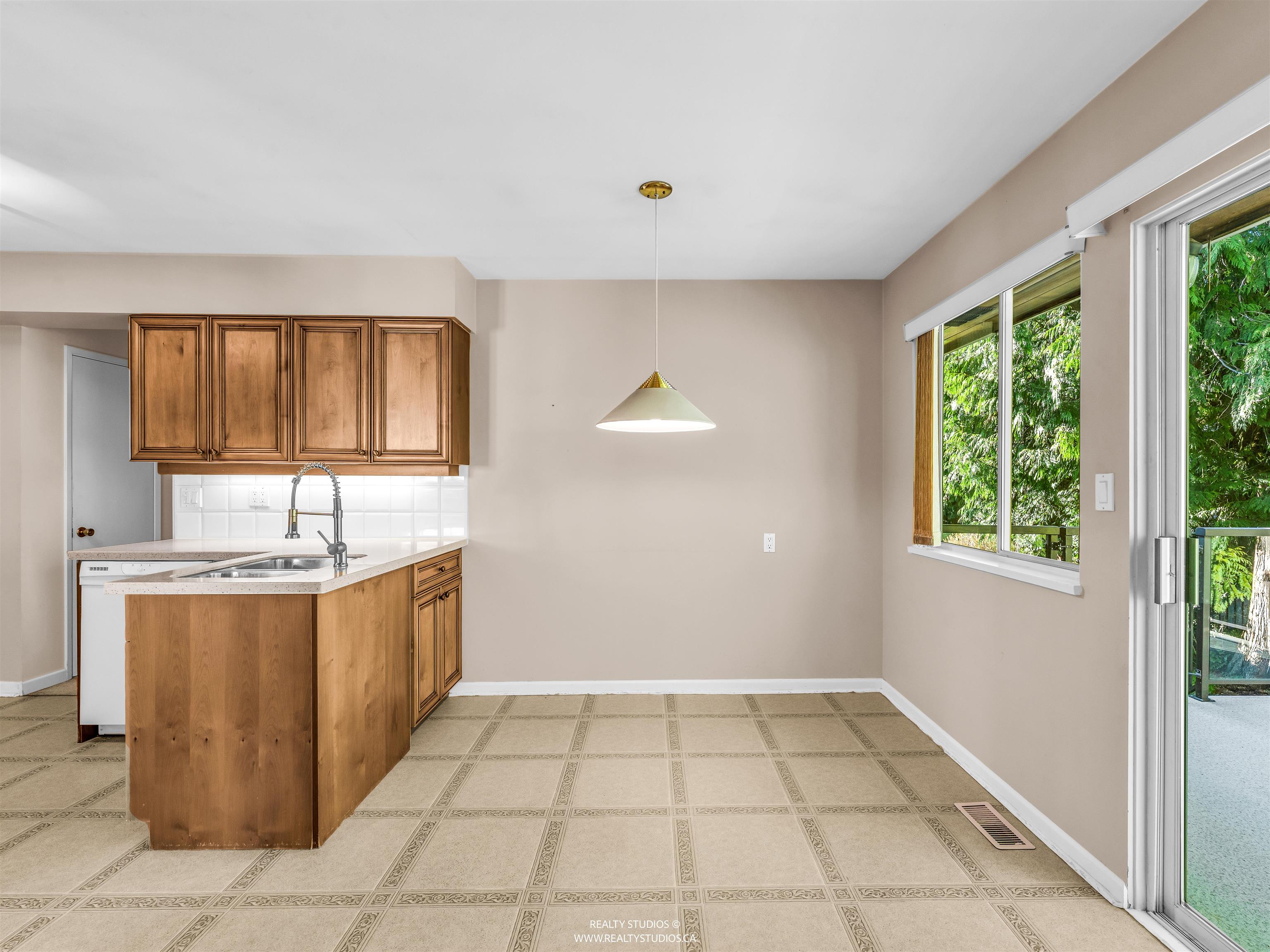 1110 LODGE ROAD