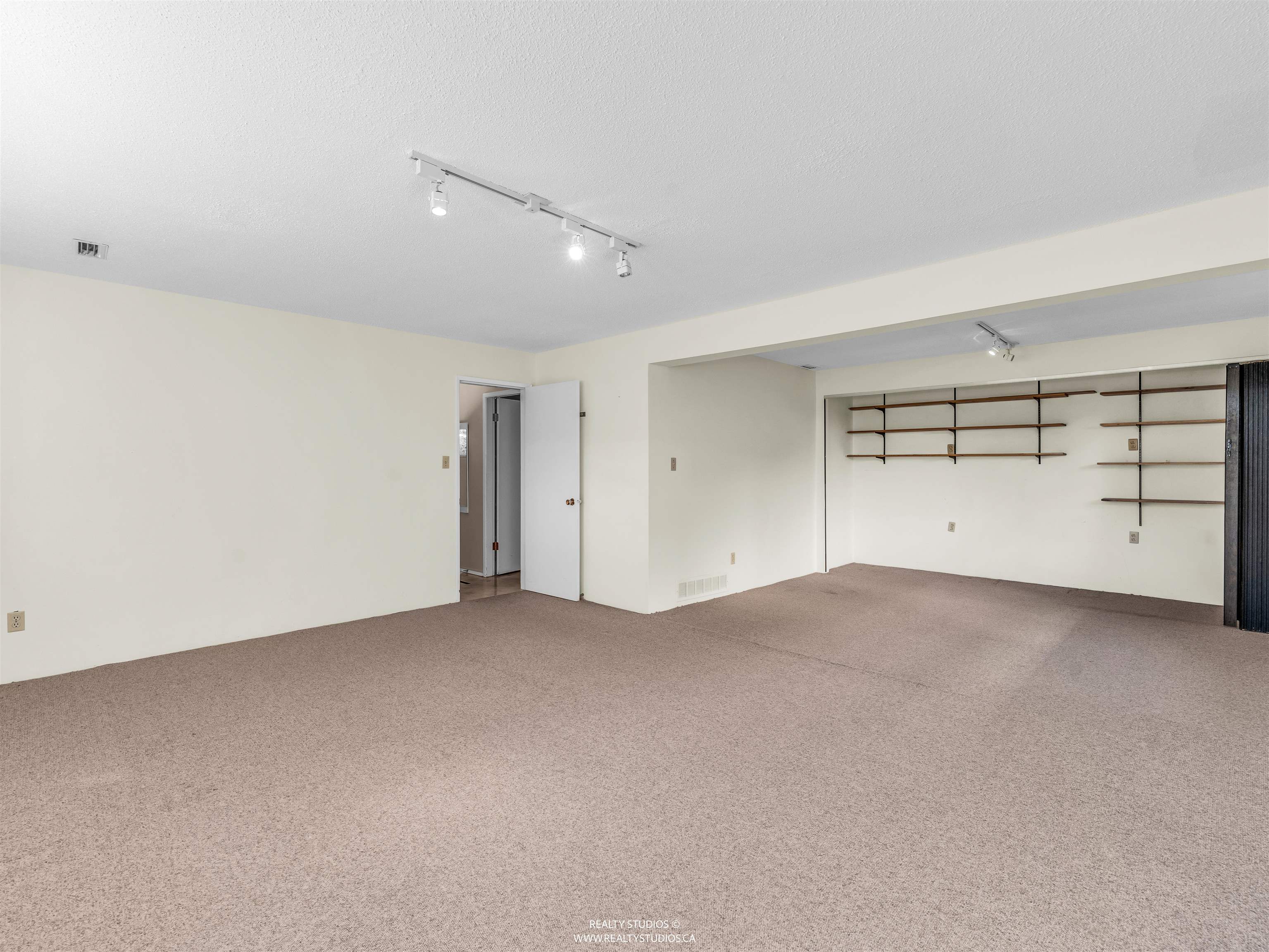 1110 LODGE ROAD