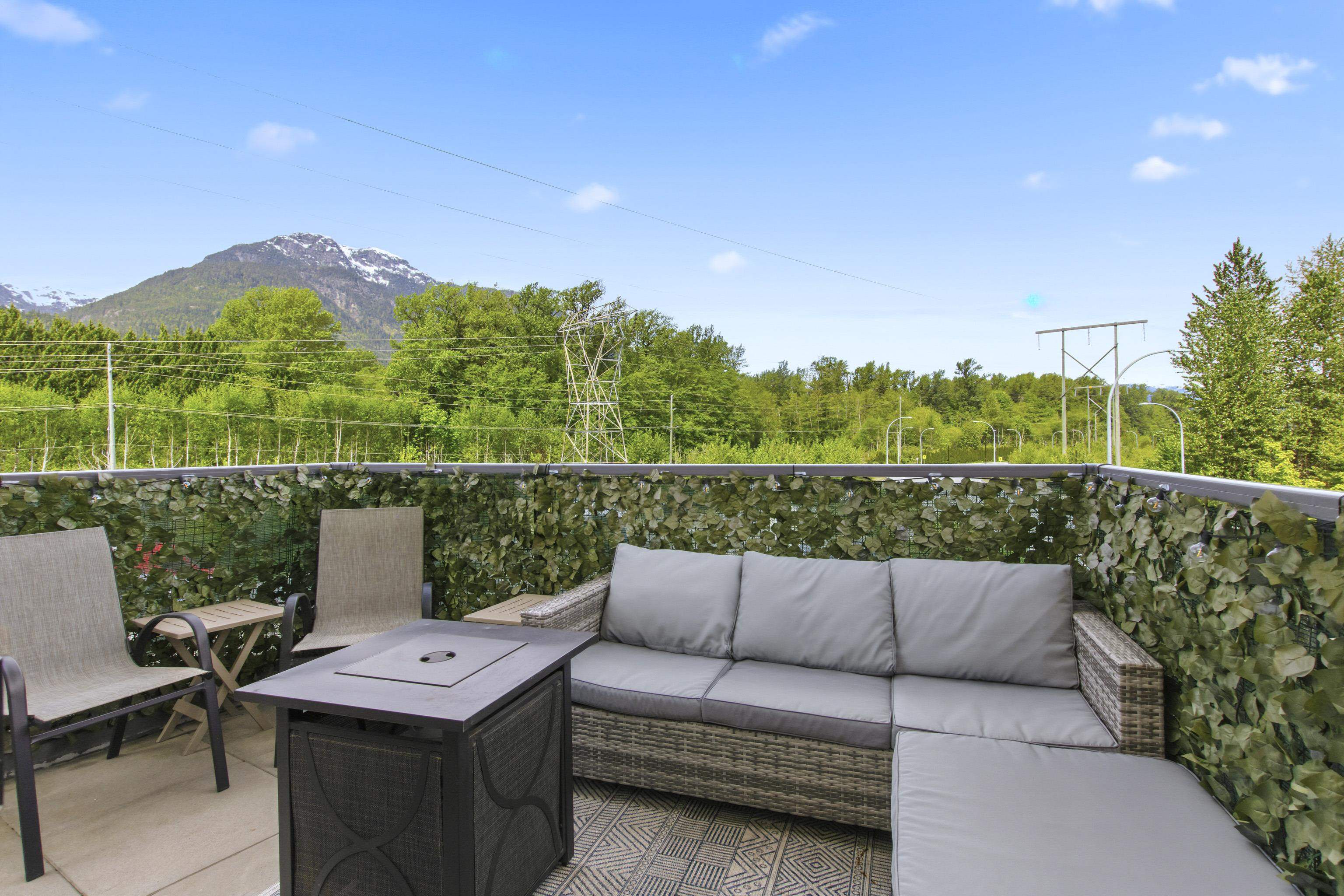 2 40775 TANTALUS ROAD