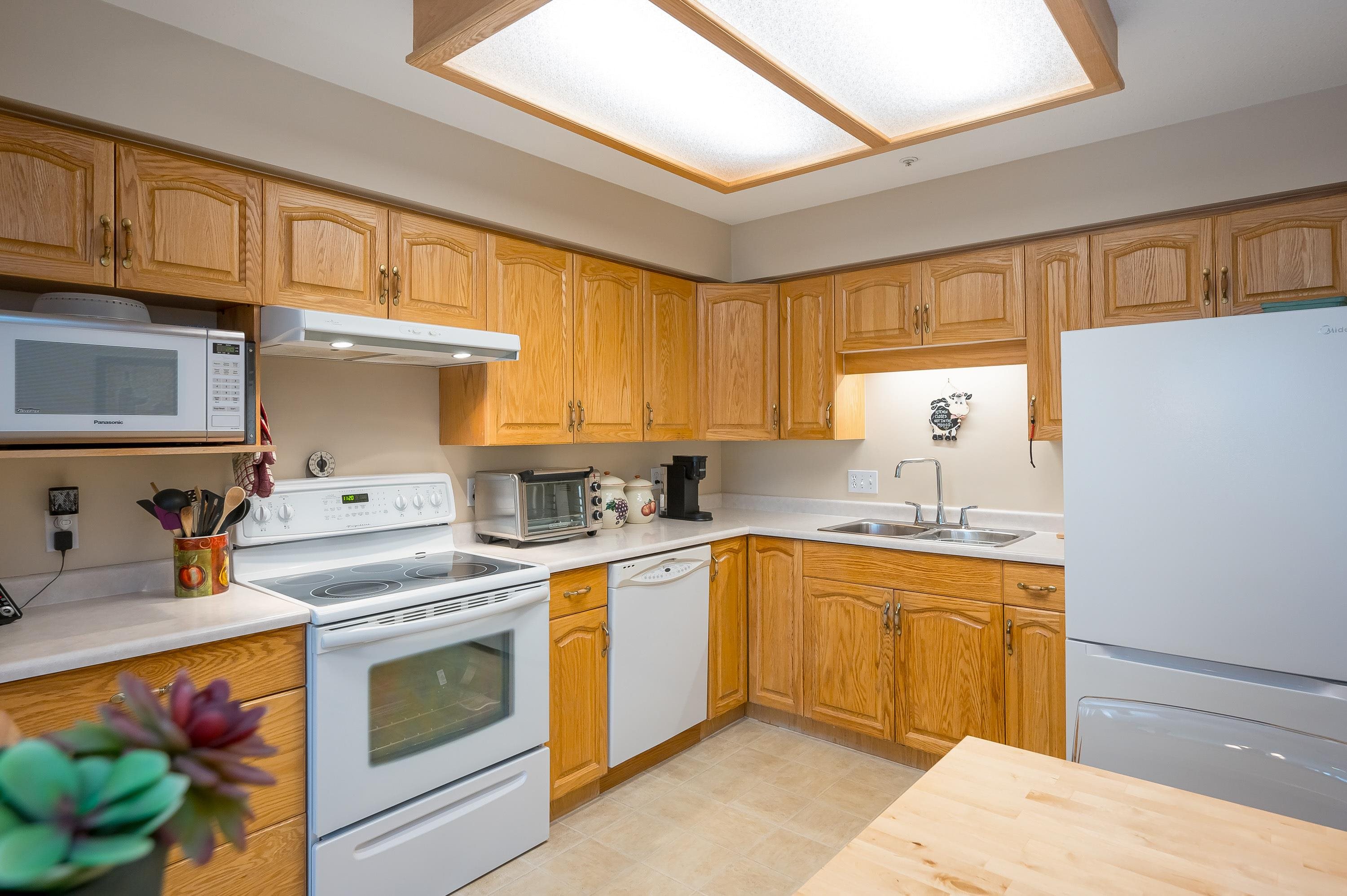 102 3170 GLADWIN ROAD